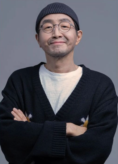 資深韓國男演員南文哲於日前(4日)因大腸癌病逝,終年49歲。