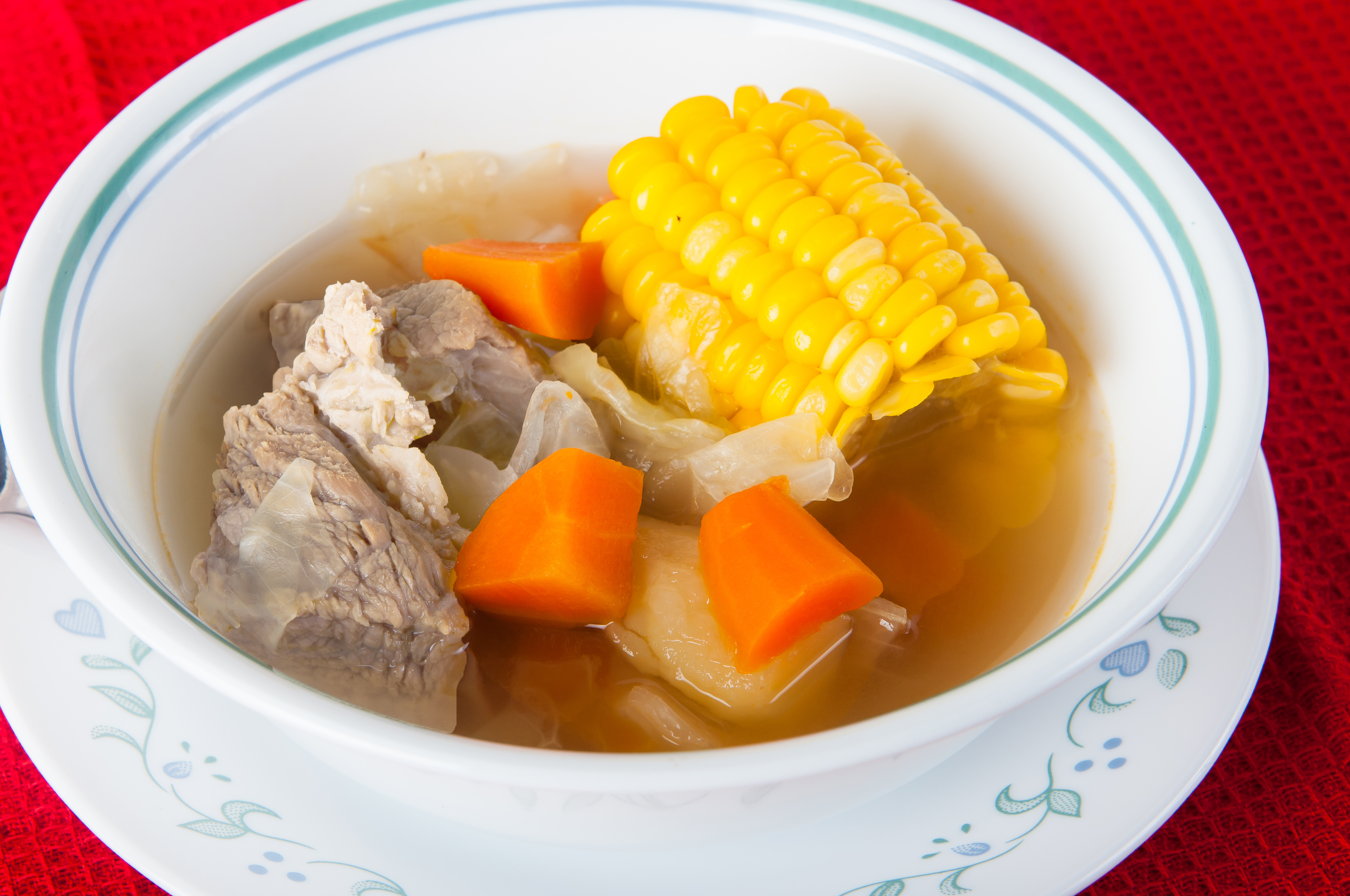 蘋果粟米紅蘿蔔豬?湯助生津止渴、益脾止瀉、和胃。