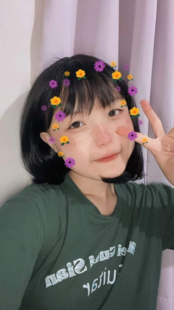 台灣一名女大學生背部突然感到痠痛,照鏡時更發現骨頭凸起,經檢查後確診骨癌。