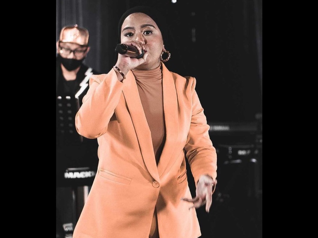 27歲女歌手Nadya Dean產後出現「子癇」搶救11日後離世