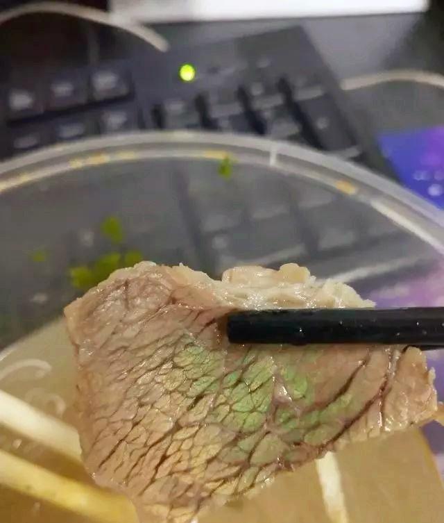 不知你有否見過肉片上出現一些奇怪的反光?