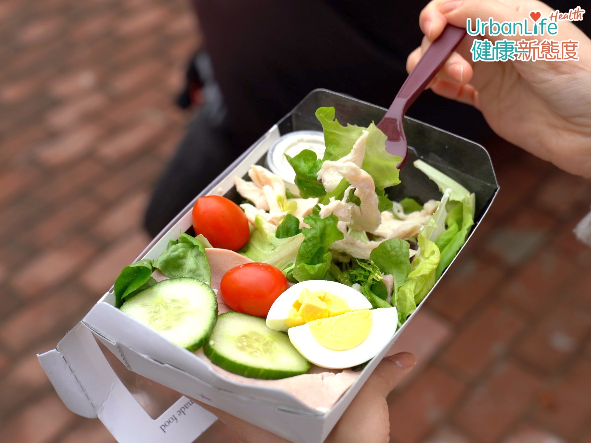 多吃蔬菜、少吃肉,也有助預防大腸癌。