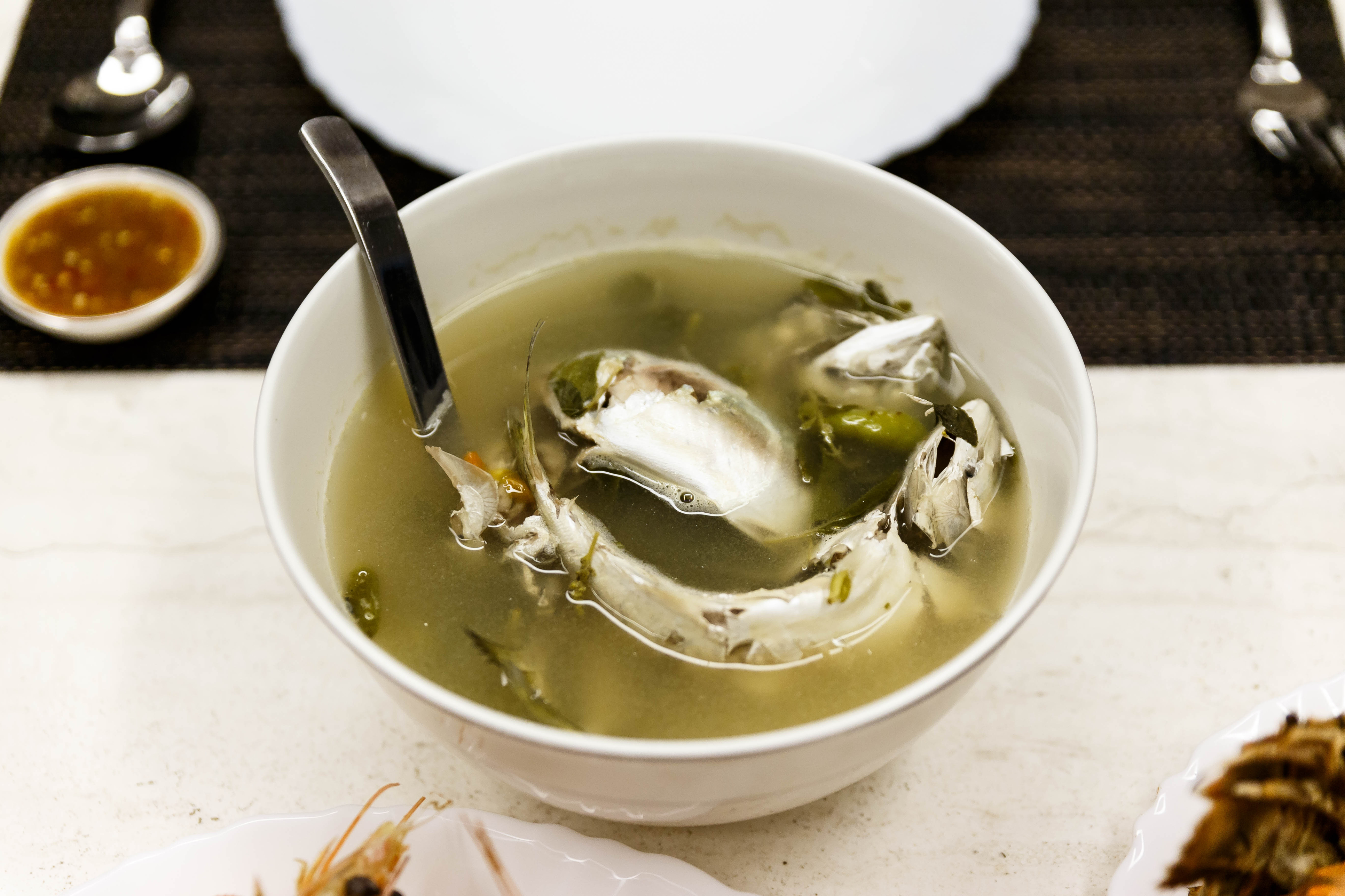 西洋菜陳腎生魚湯有利水消腫、補脾益氣功效。