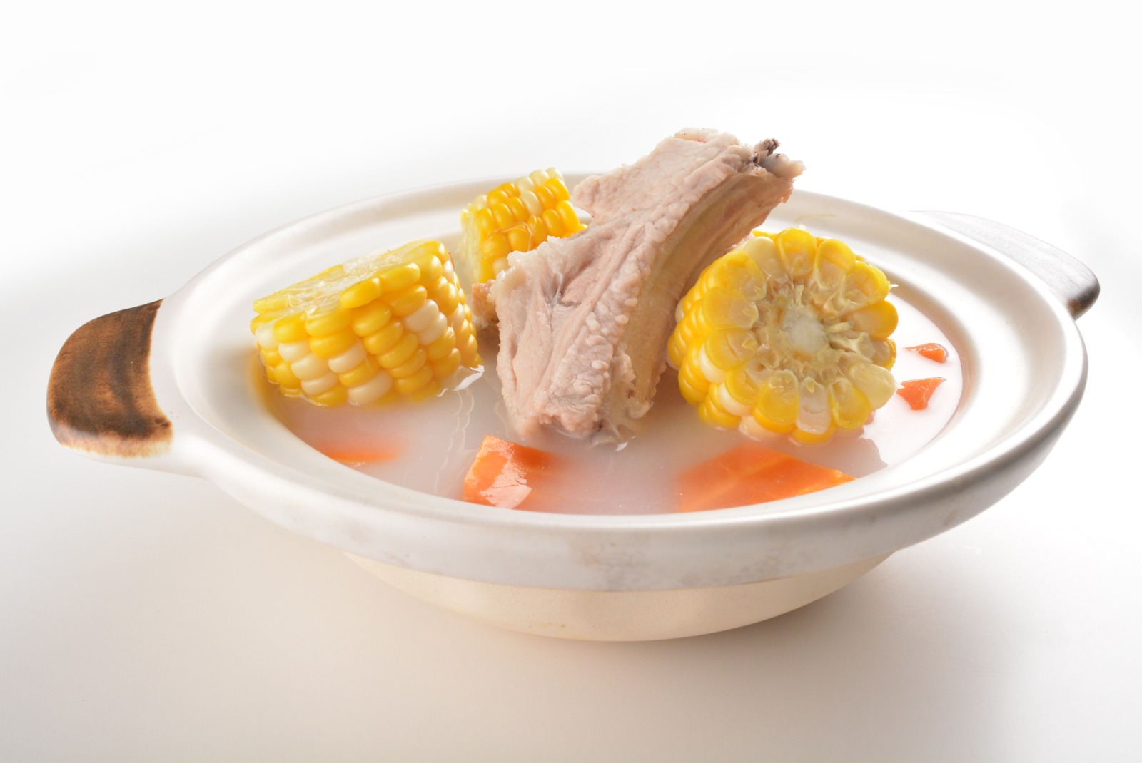 紅蘿蔔粟米豬骨湯可潤肺止咳，利尿消炎。