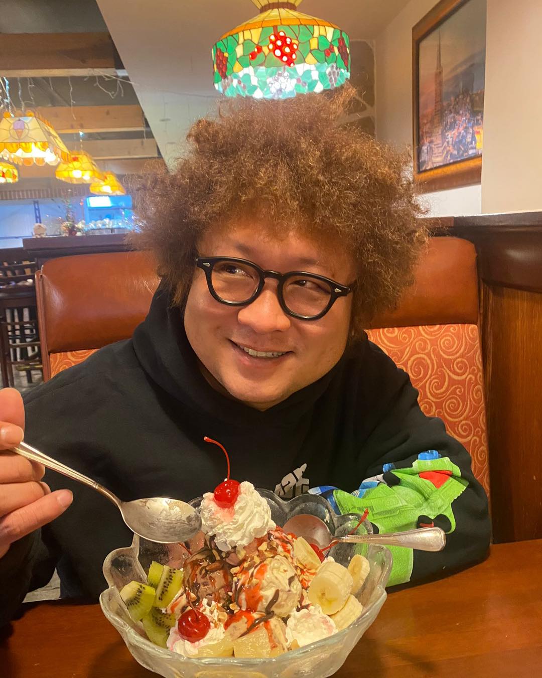 41歲台灣藝人納豆(林郁智)日前(24日)傳出中風消息需進行緊急開刀。