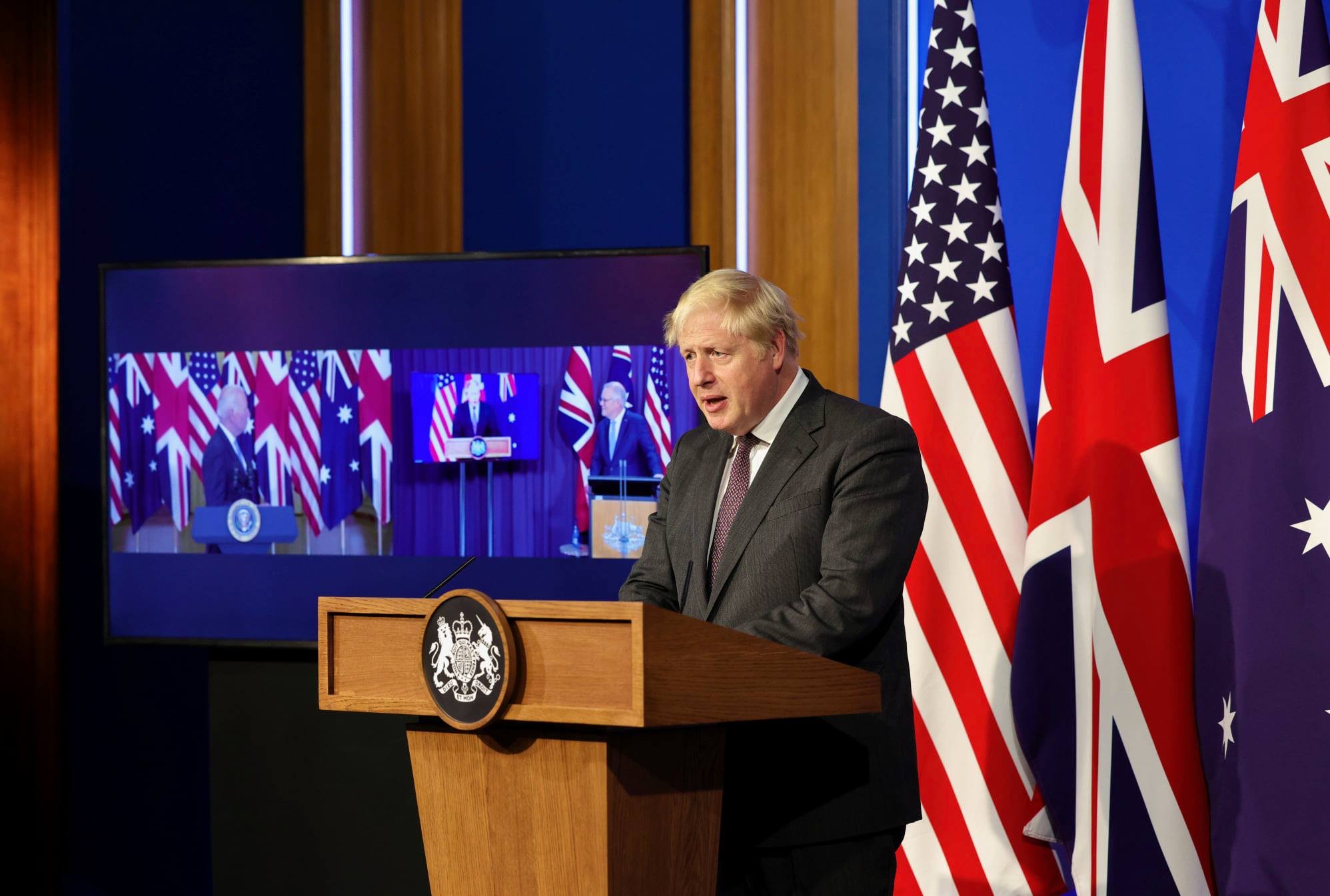 英國首相約翰宣布,新冠肺炎在英國已經成為「風土病」,在下周四開始將撤銷大部份防疫措施,包括包括取消在家工作指引、疫苗護照及強制口罩令。