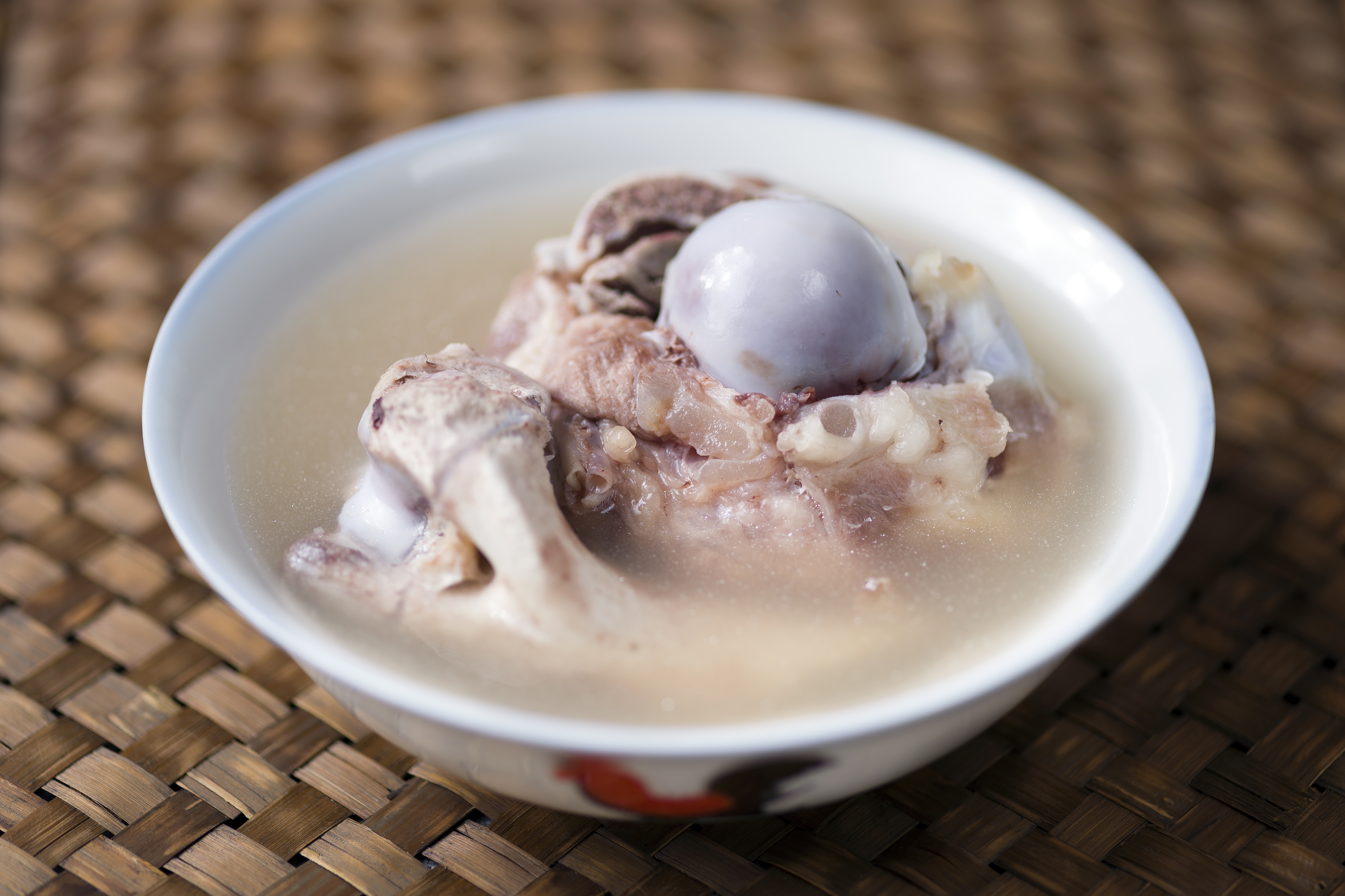 五指毛桃豬骨湯有助補氣益肺、健脾利濕。