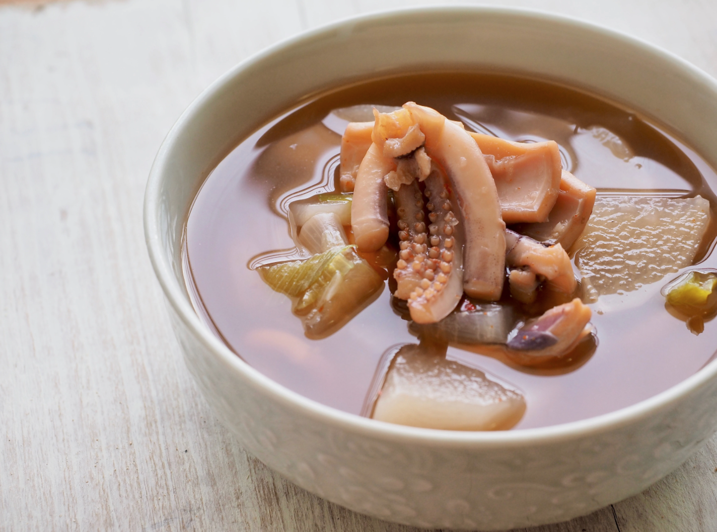 老黃瓜章魚羅漢果湯有助清熱利尿、生津止渴。