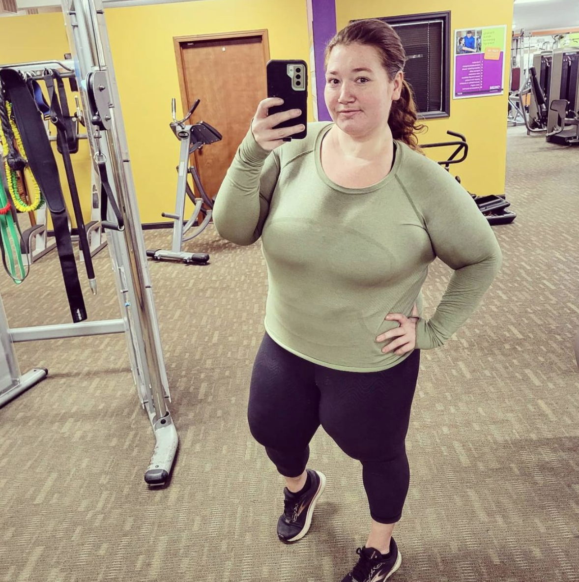 新冠肺炎疫情爆發期間,李德表示自己大多時間待在家裡,她也開始腹胖。