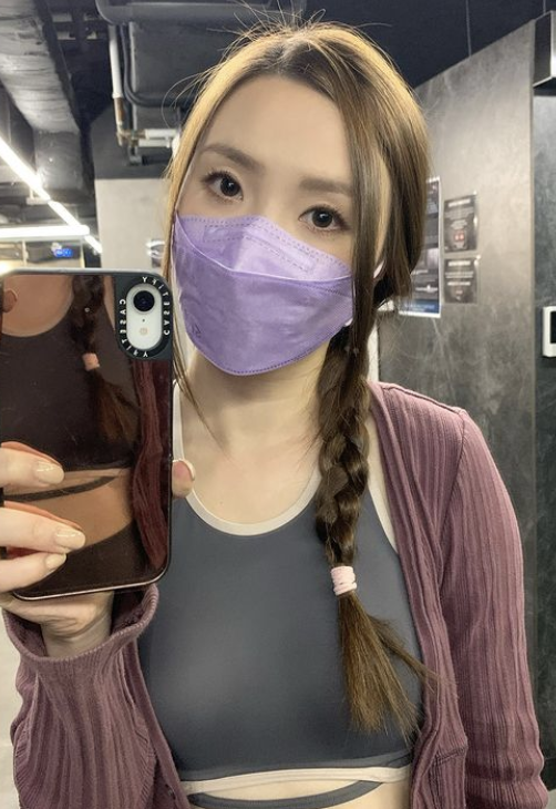 歌手林欣彤（Mag）表示，染新冠肺炎最痛苦的是喉嚨潰瘍。