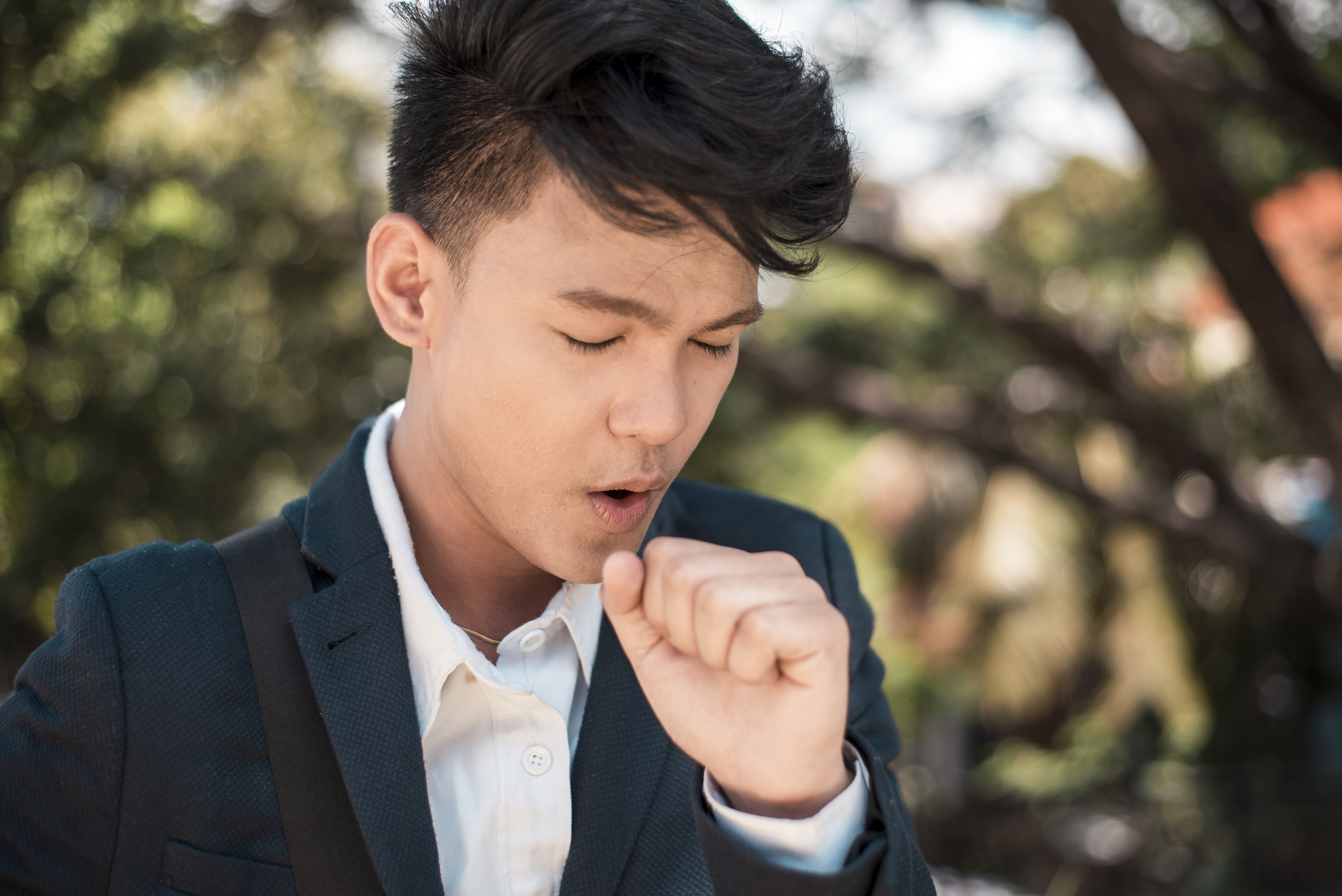 台灣有名越南籍男士發現呼吸越來越不順，走路也開始會喘，就醫檢查確認罹患罕見肺疾「蘭格罕細胞組織球增生症」。