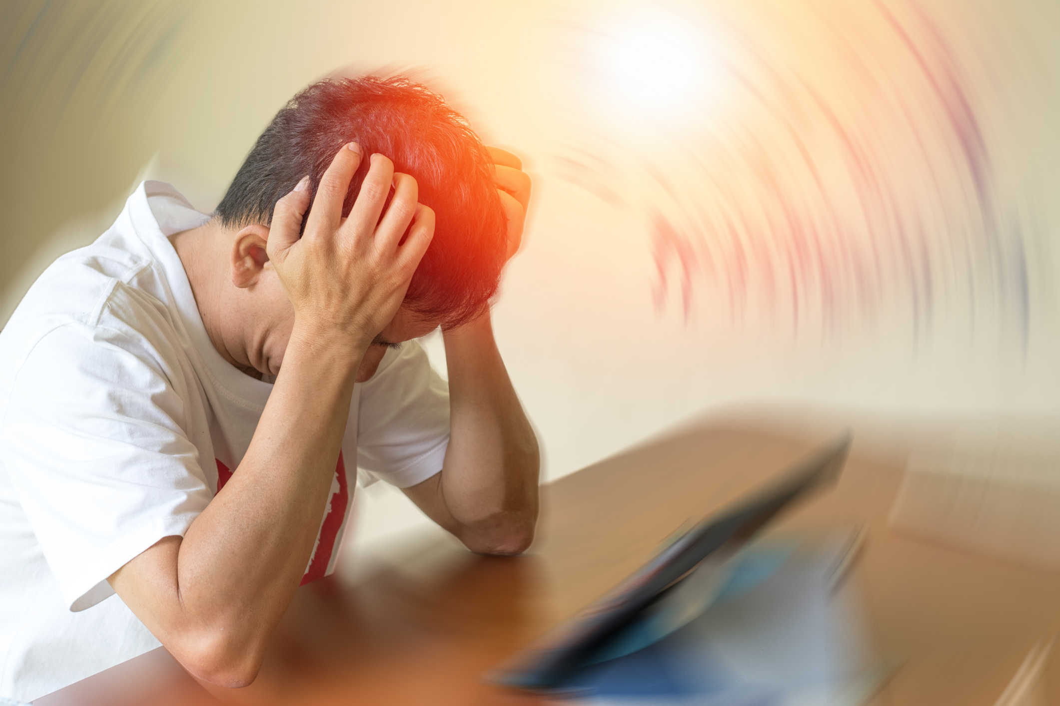 台灣一名55歲男士因為長期頭痛,並誤以為是偏頭痛就醫,後靠藥治頭痛,但服藥數個月後,半夜常被痛醒,尤其早上起床最痛。