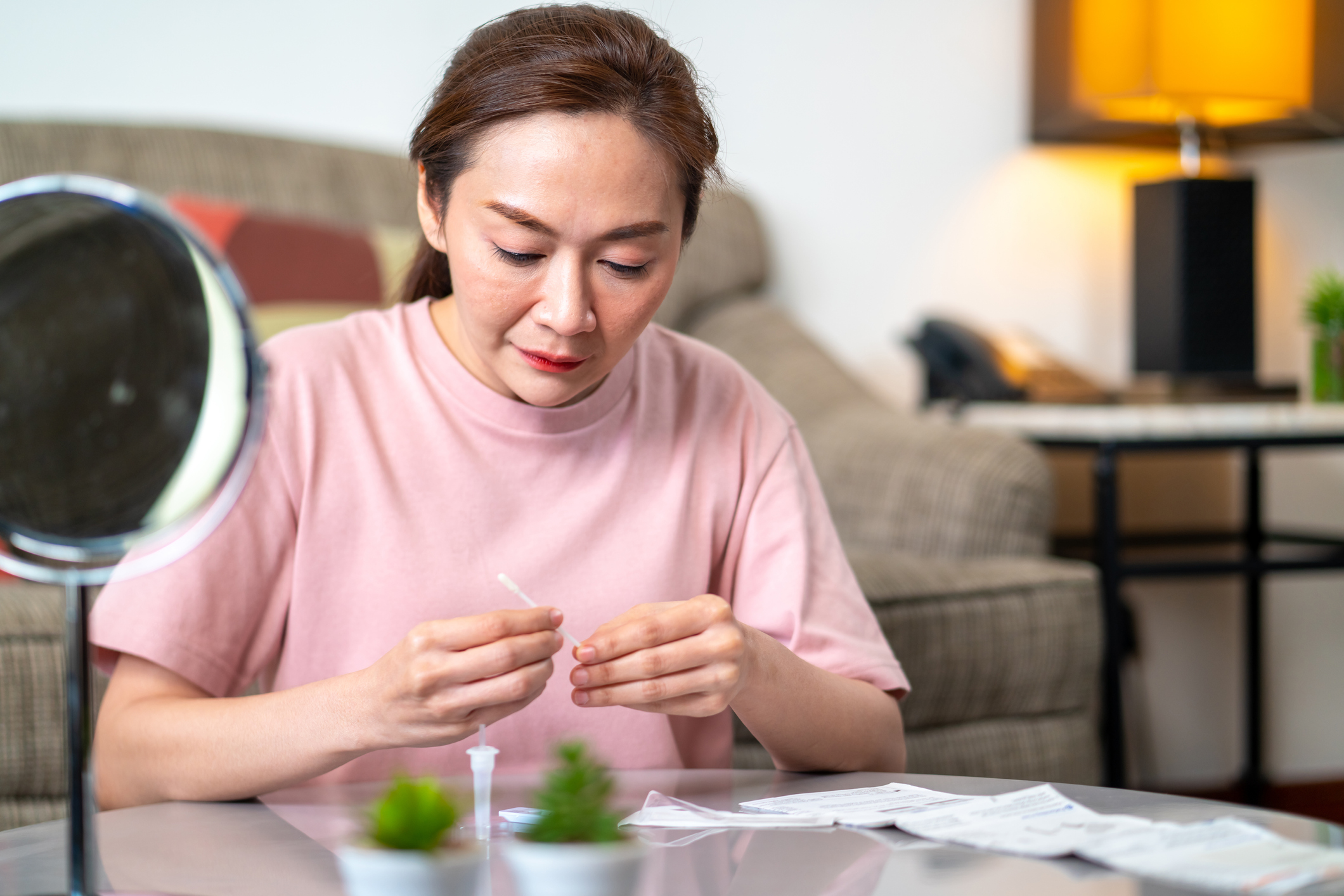 市民購買快速測試包時,可留意產品的靈敏度、特異度。