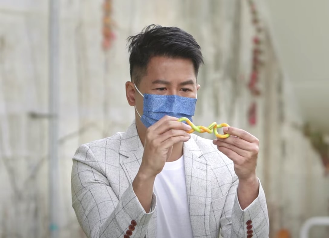 蔡國威指,憑著意志及使用一些自然方法適應退癮徵狀。