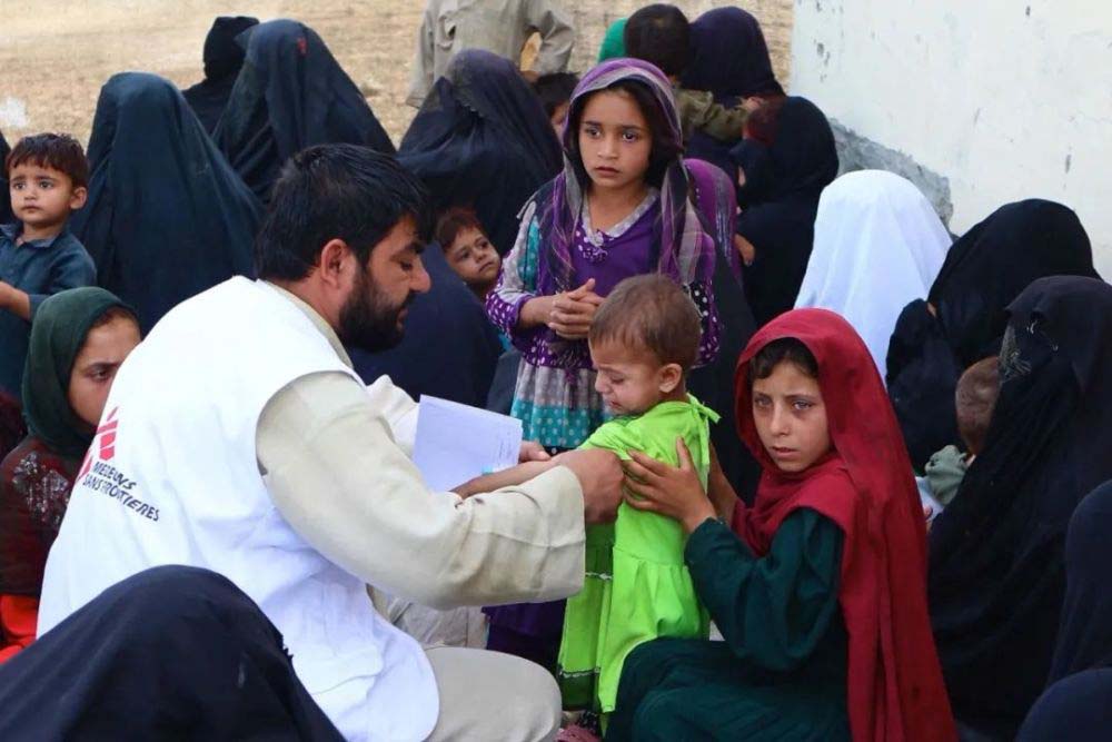 那邊的醫療水平亦非常低,這讓她更加堅定了要堅持到底,好好幫助這些婦女。