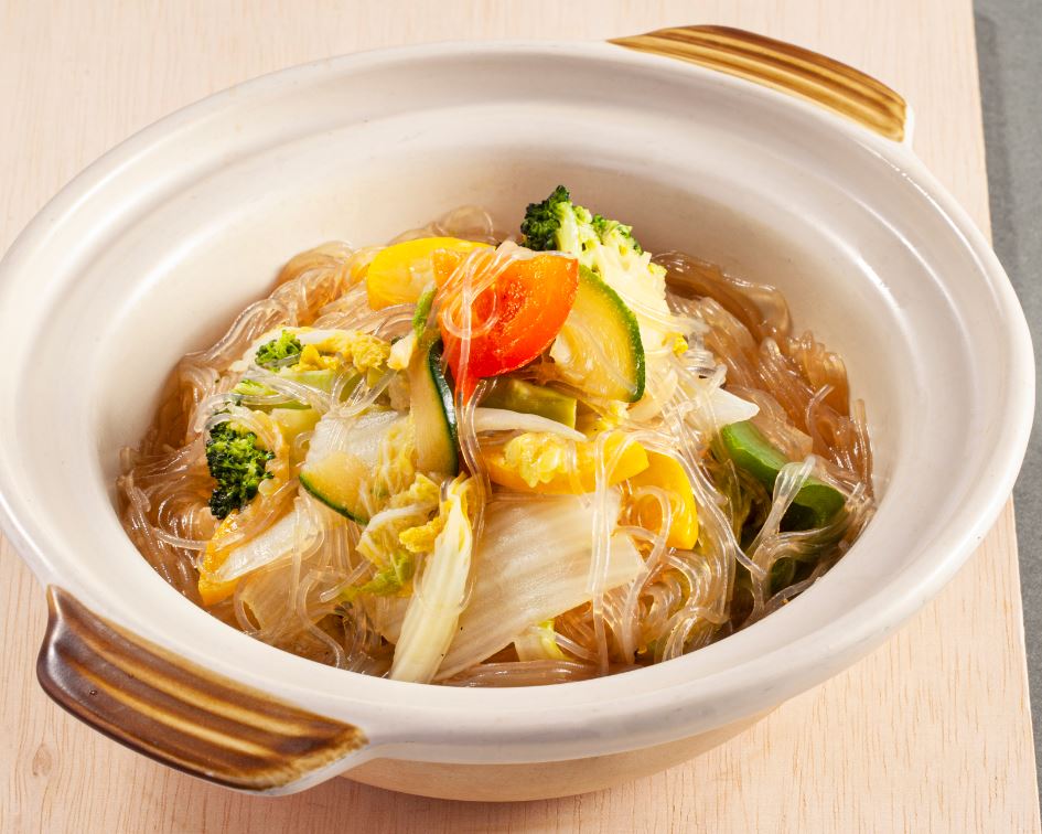 豆腐粉絲煲含豐富蛋白質。