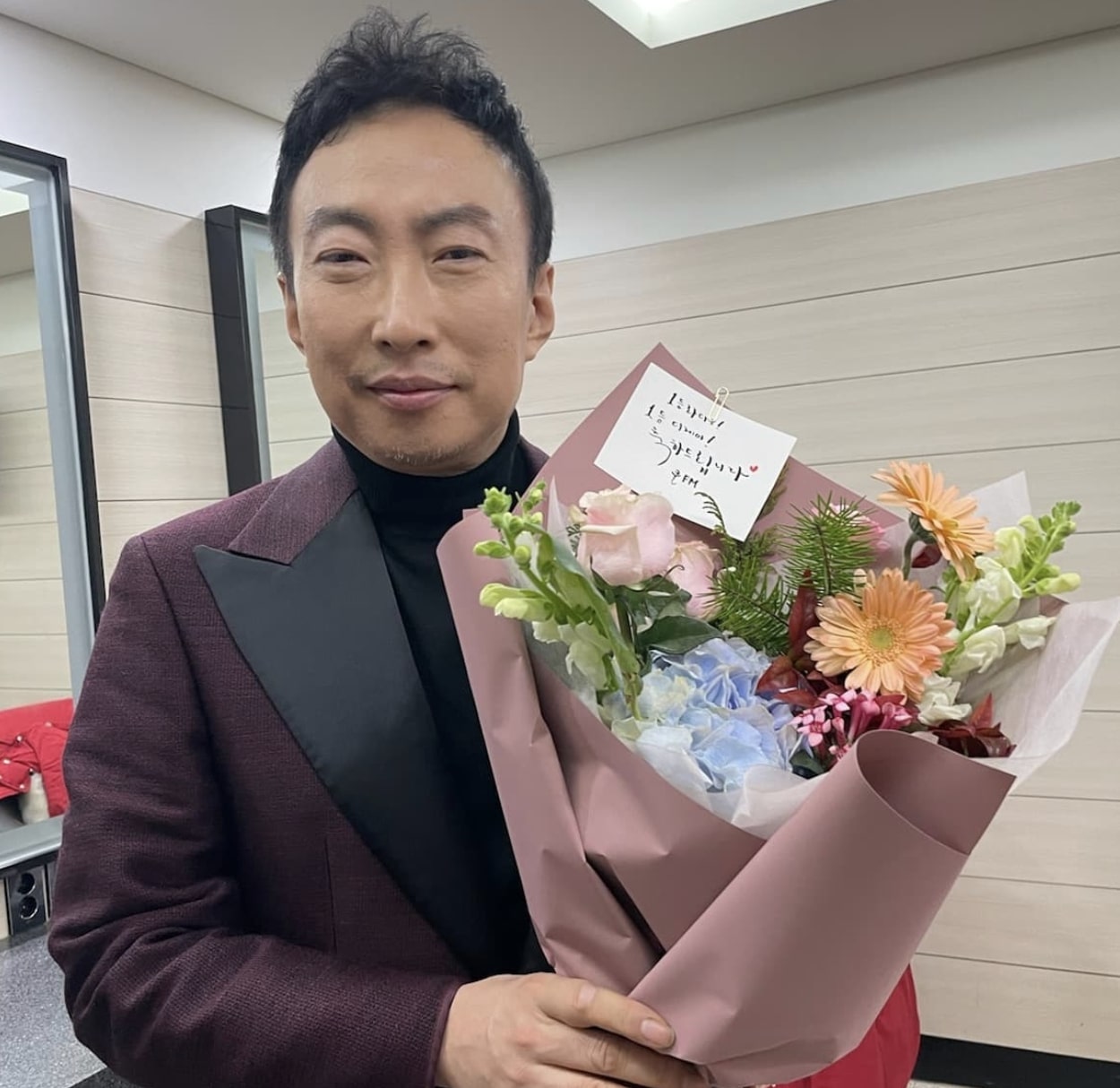 韓星朴明洙日前確診新冠肺炎，2天已暴瘦4公斤。