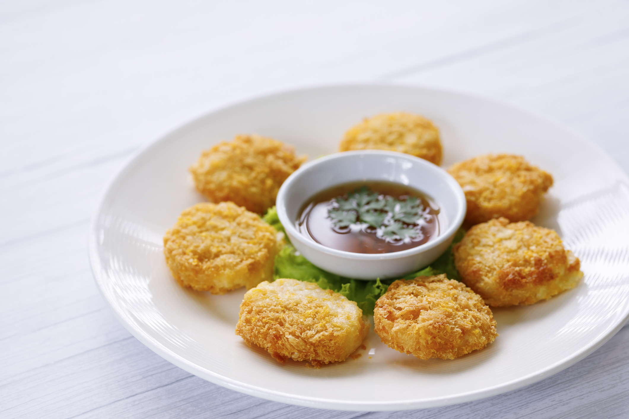 想更簡單,翡翠蝦餅可以用煎來烹調。