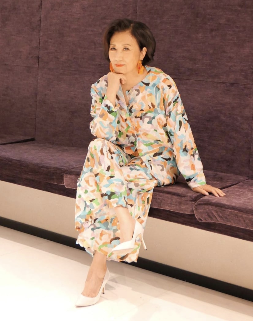 現年74歲的資深藝人汪明荃阿姐形象百變,常穿高踭鞋。