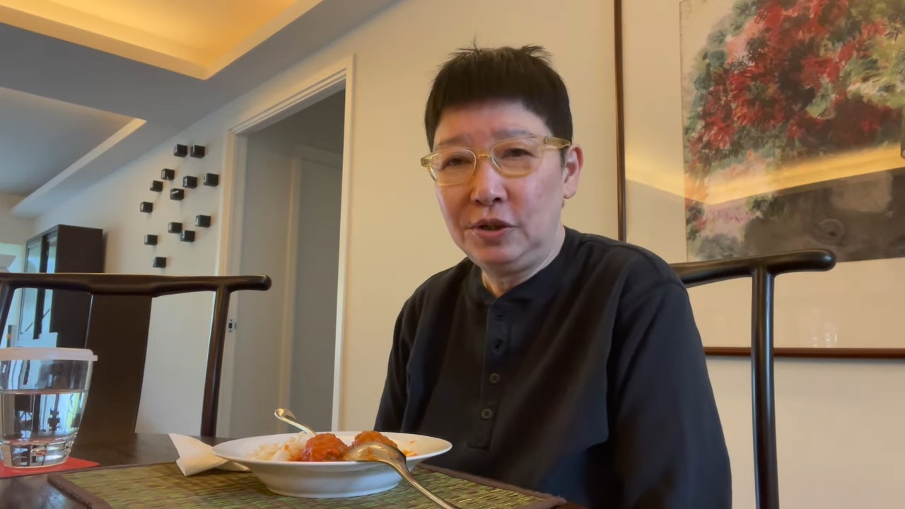 香港藝人蘇施黃(阿蘇)日前分享其生酮飲食的經歷,她指採用生酮飲食法的目的不是為了減肥,而是希望改善纏擾她逾20年的類風濕關節炎。