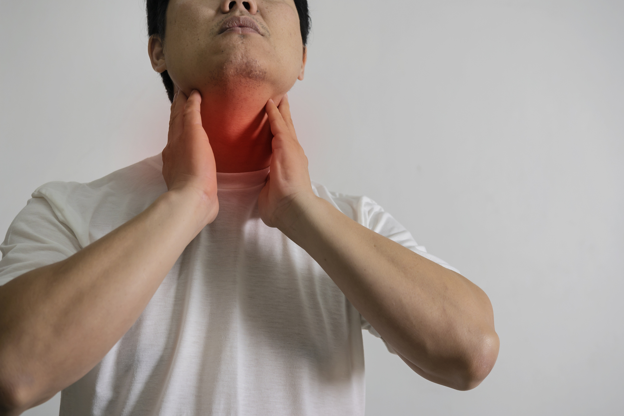 台灣一名50多歲男士某天突然發覺吞嚥困難,就醫檢查竟確診食道癌。