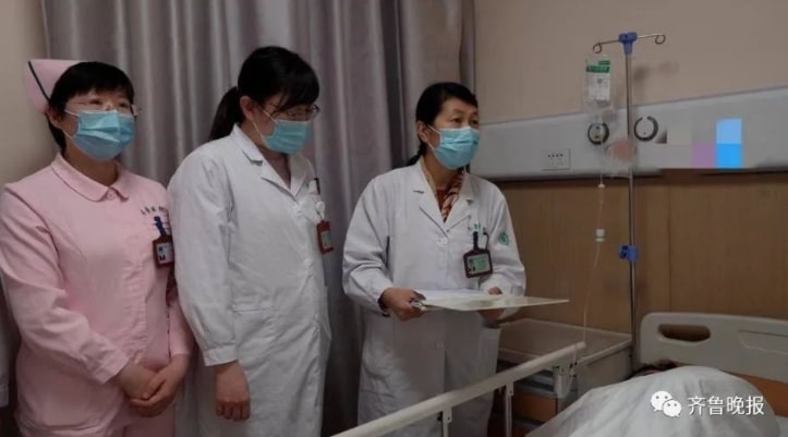 主治醫生馬玉燕表示,當時胎兒才25周加6天,但是孕婦胎膜早破,宮口已開,胎頭已下降,只能幫助她盡快分娩。