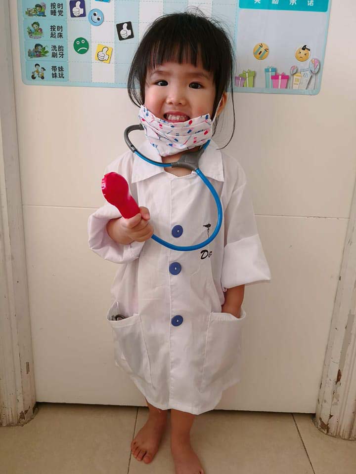 年僅6歲的女童周天瑜於3年前確診患上橫紋肌肉瘤,可惜在2020年5月因醫療事故昏迷臥床。
