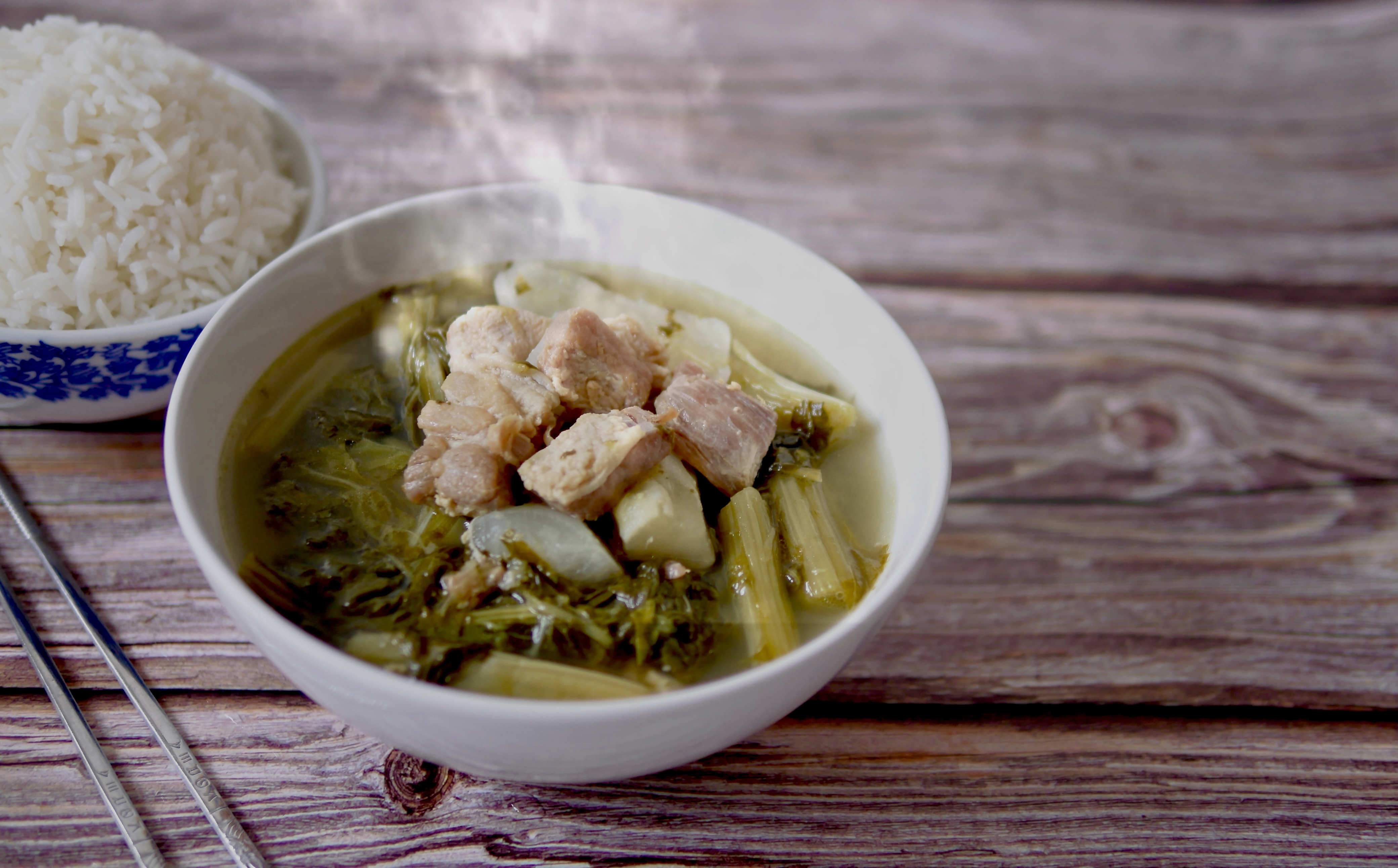 西洋菜豬骨湯有助清心潤肺、祛肝火。