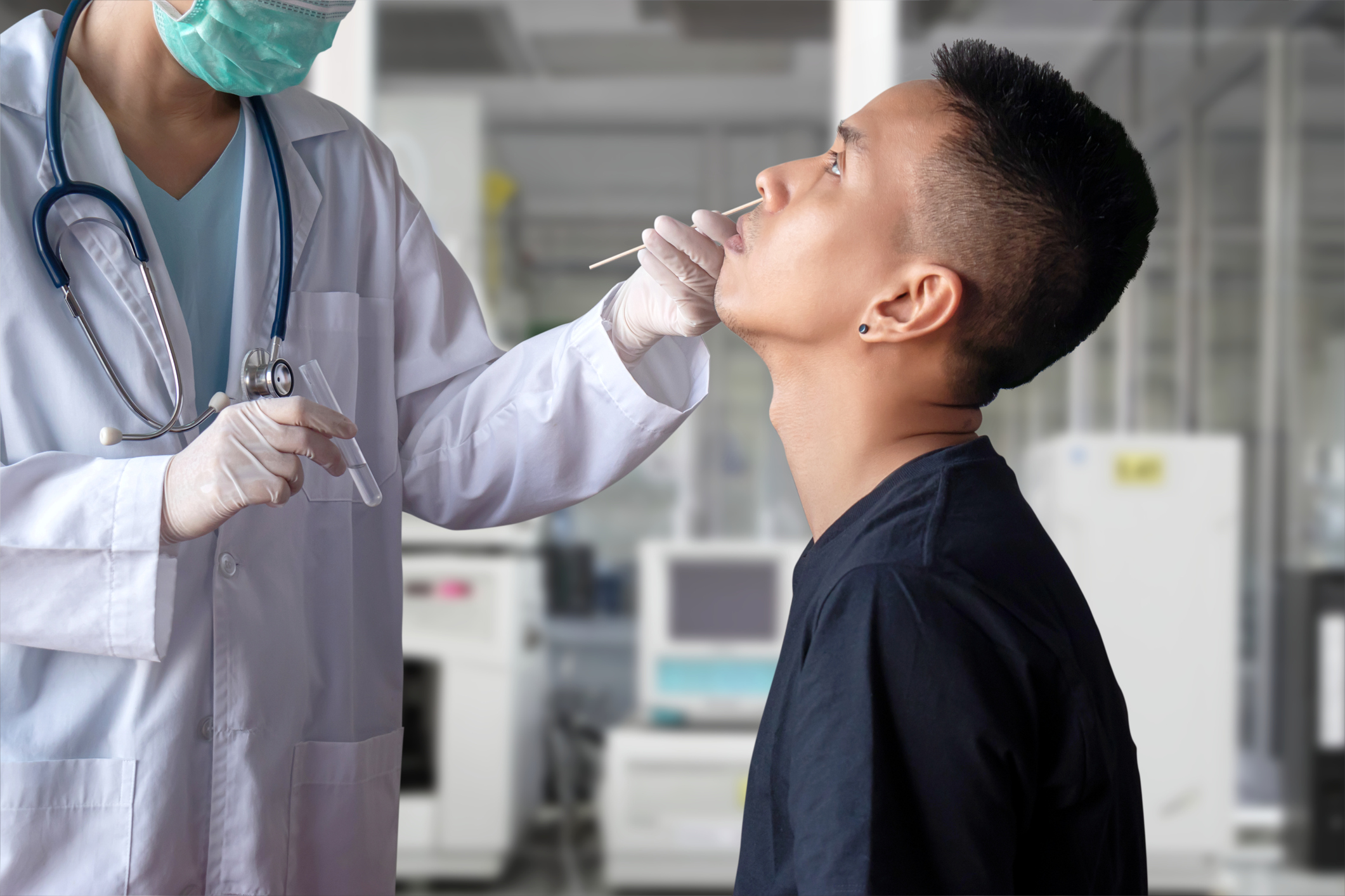 理大團隊分析認為,在疫情放緩時做全民強制檢測最合適。(資料圖片)