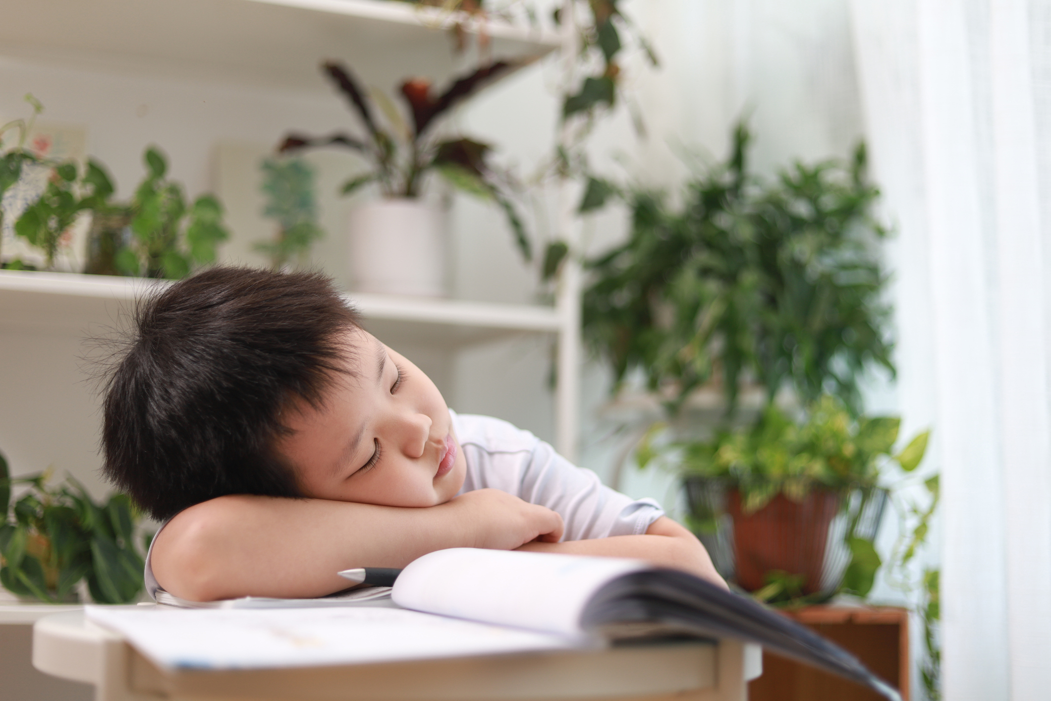 有日本專家警告,確診新冠病毒後,不要勉強自己活動身體。