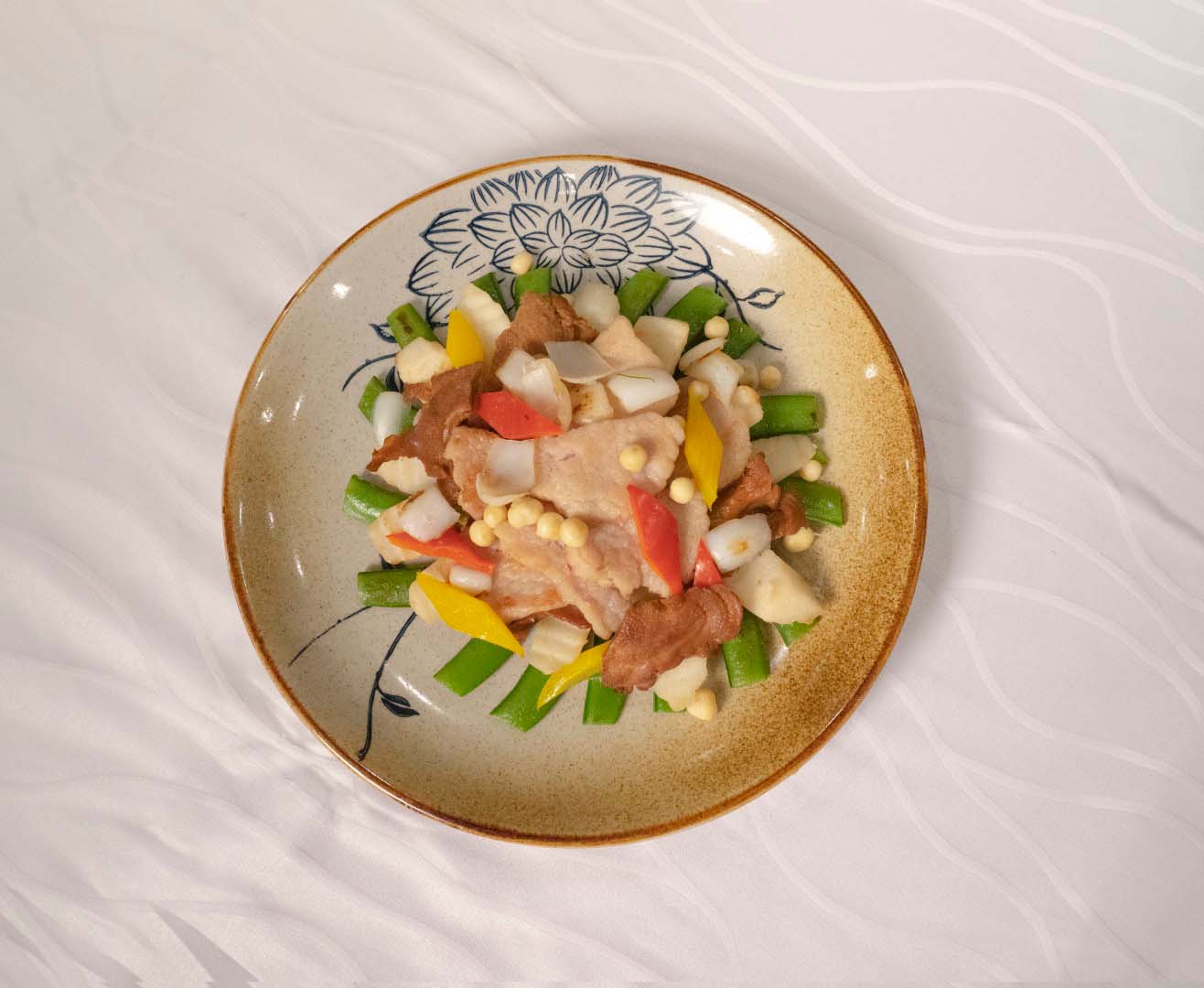 榆耳有通便、調節腸胃等功效。