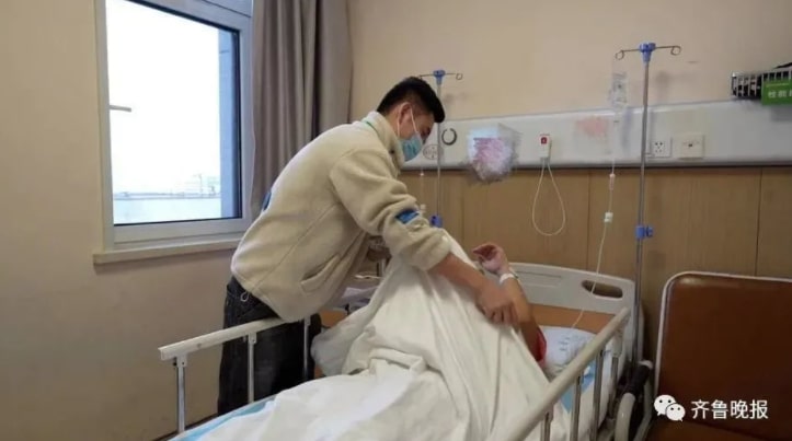 四胞胎的爸爸楚遵禎指,雖然長子是一名極早早產兒,且發育不完全,需要送到保溫箱進行詳細護理,但剛出生時綜合生命體徵不錯。