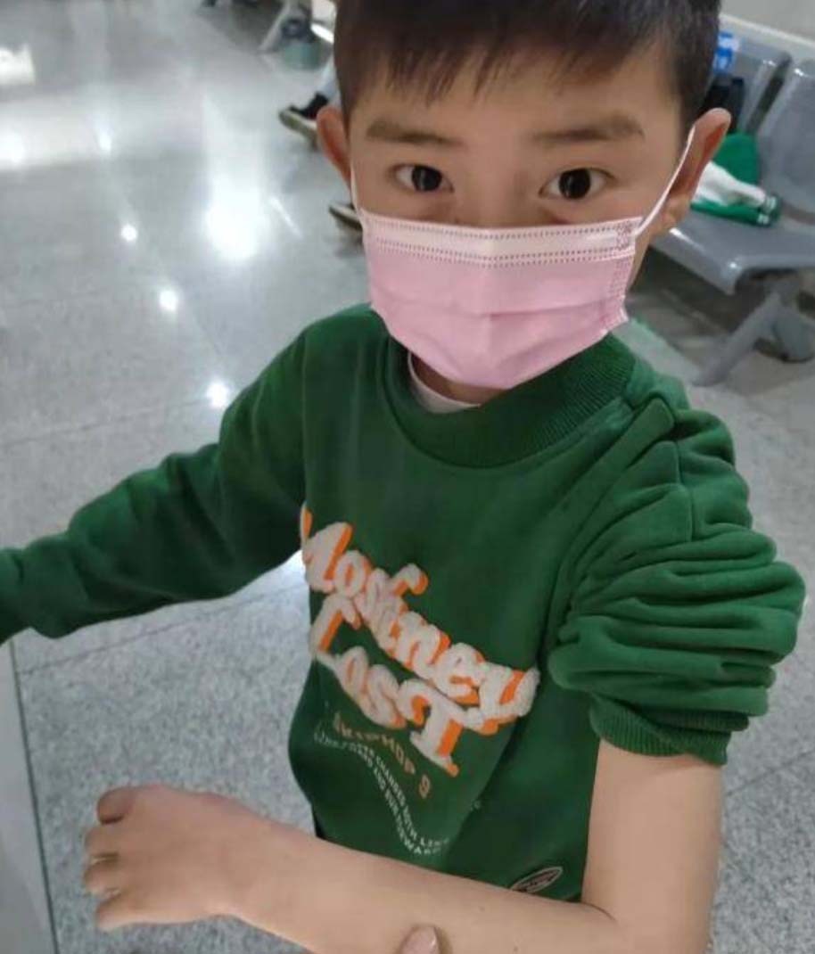 醫生認為10歲兒子軒一的體重、年齡都符合醫學上捐獻造血幹細胞的條件。