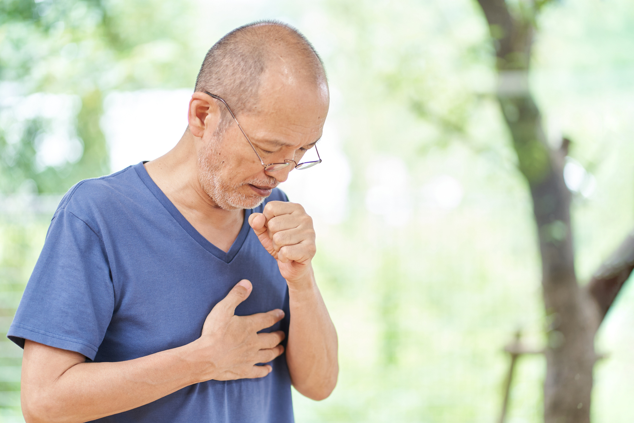 台灣一位78歲伯伯最近兩個月體重驟降8公斤,還呈發燒、咳嗽等症狀,後檢查發現確診小細胞肺癌廣泛期。