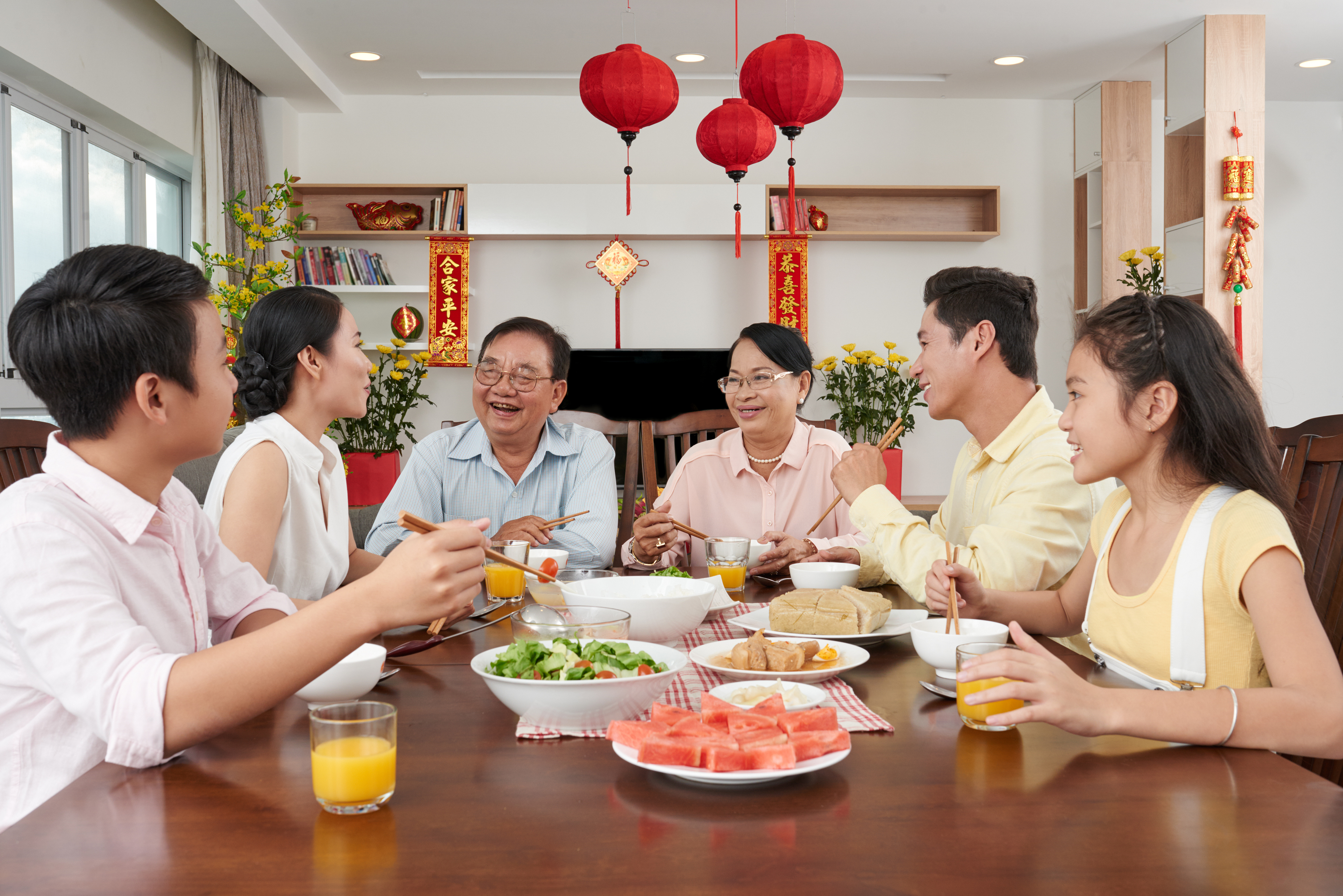 研究進一步發現，自己下廚的人，從食物和營養素的攝入量來看，油以及蔬菜的攝入量較高，但肉類攝取量較低。