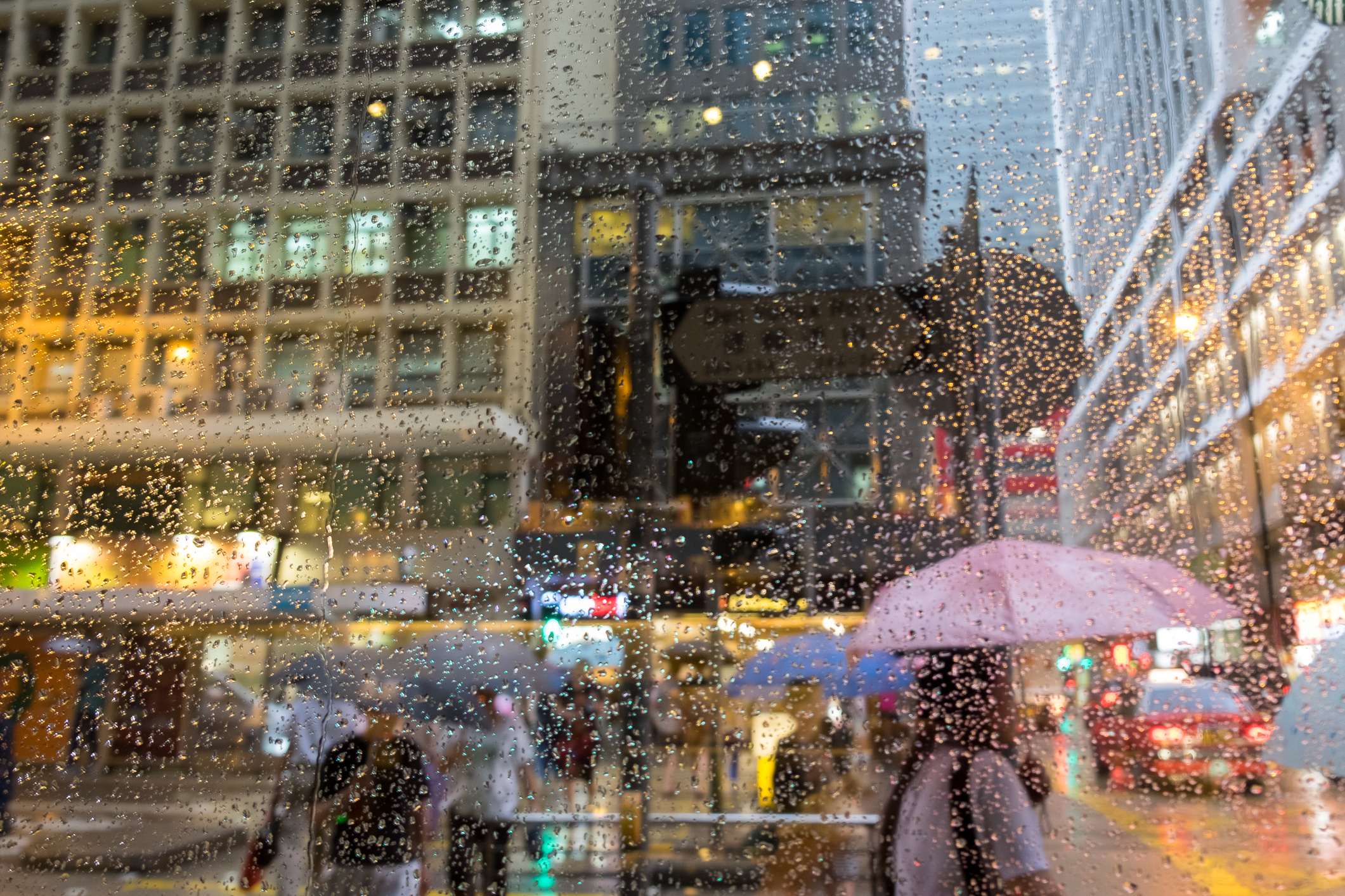 香港的雨季一般是4月至9月。