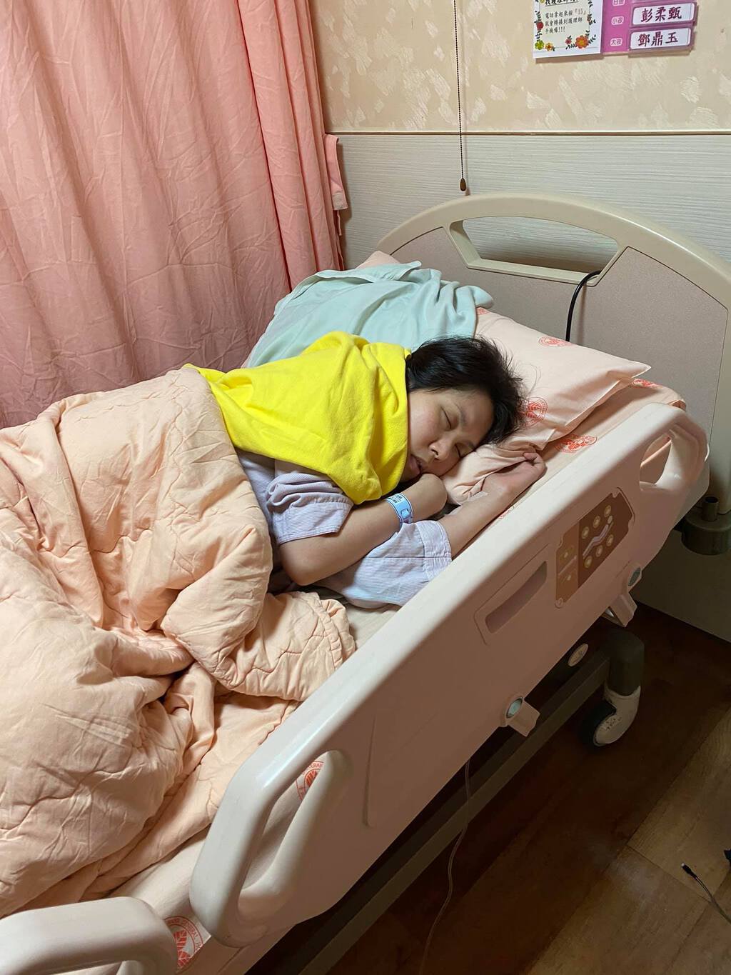 台灣藝人余苑綺8年前患上直腸癌,近年更3度復發,至今已捱過70次化療。
