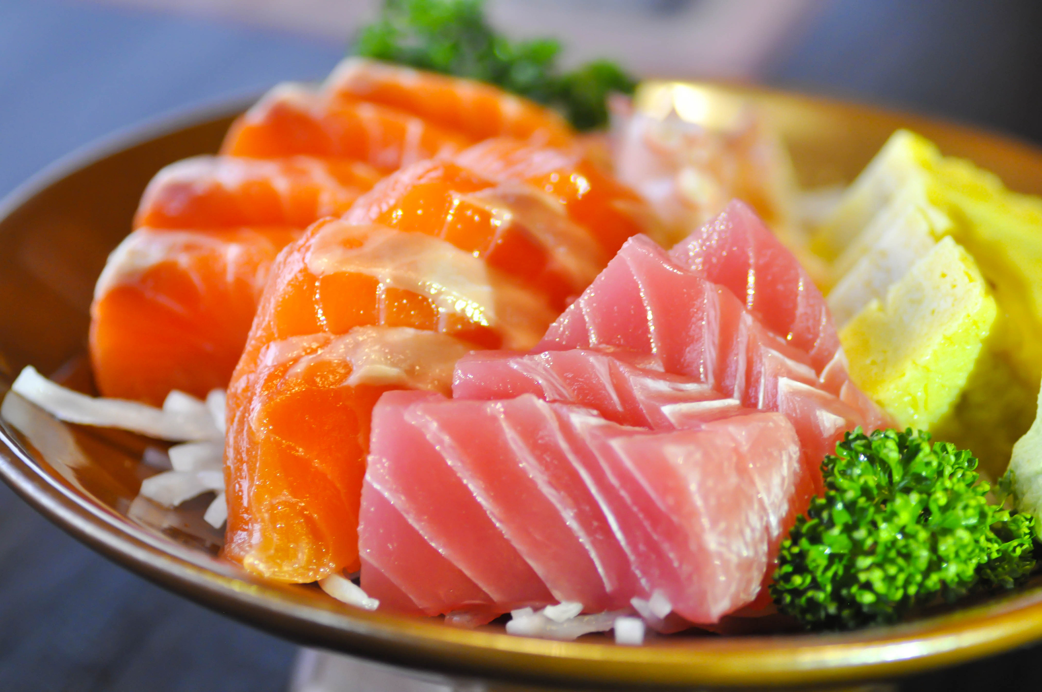 經常進食生冷食物易引起胃痛。