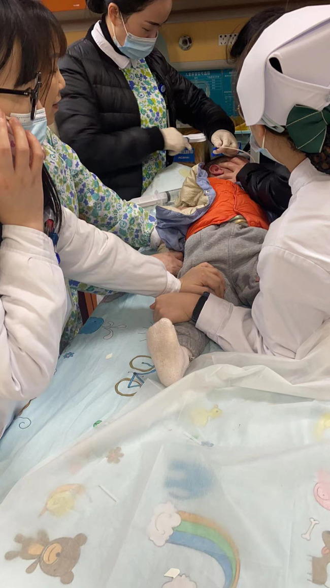 內地重慶市渝北區一名2歲小童小寧(化名),早前在家裡發生酒精中毒意外。