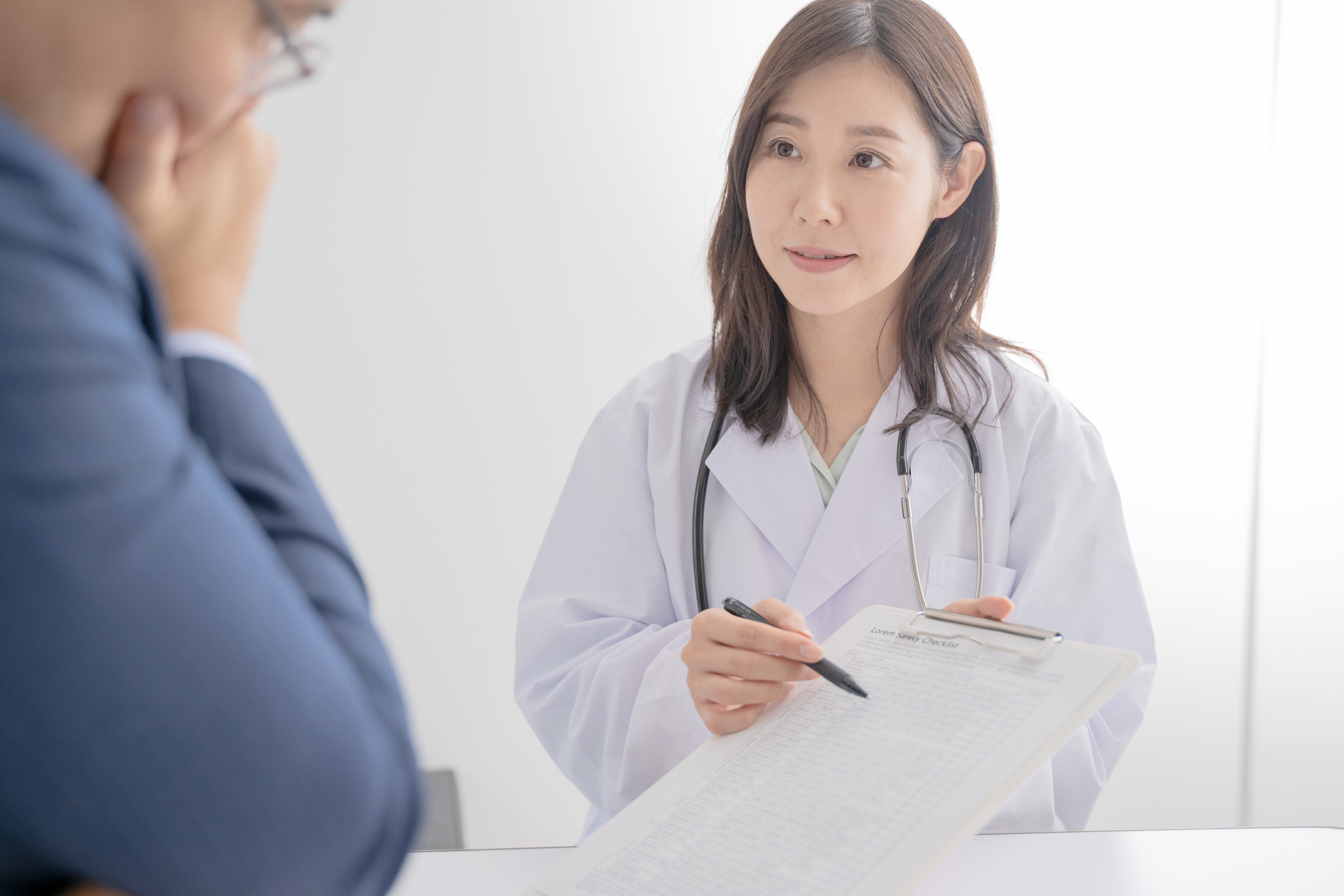 攸關癌症檢查,不建議浮濫地做檢查,以免於一些檢查中承受不適感與風險。