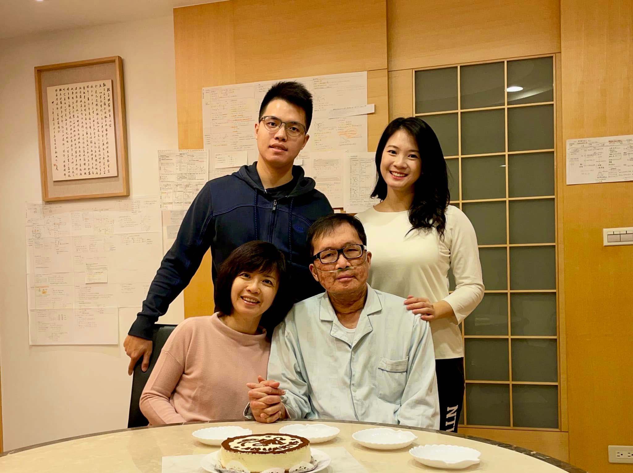 在本月4日，林醫師終於在社交平台發佈好消息，表示花了一個月終能下床，並感謝捐贈者的大愛。