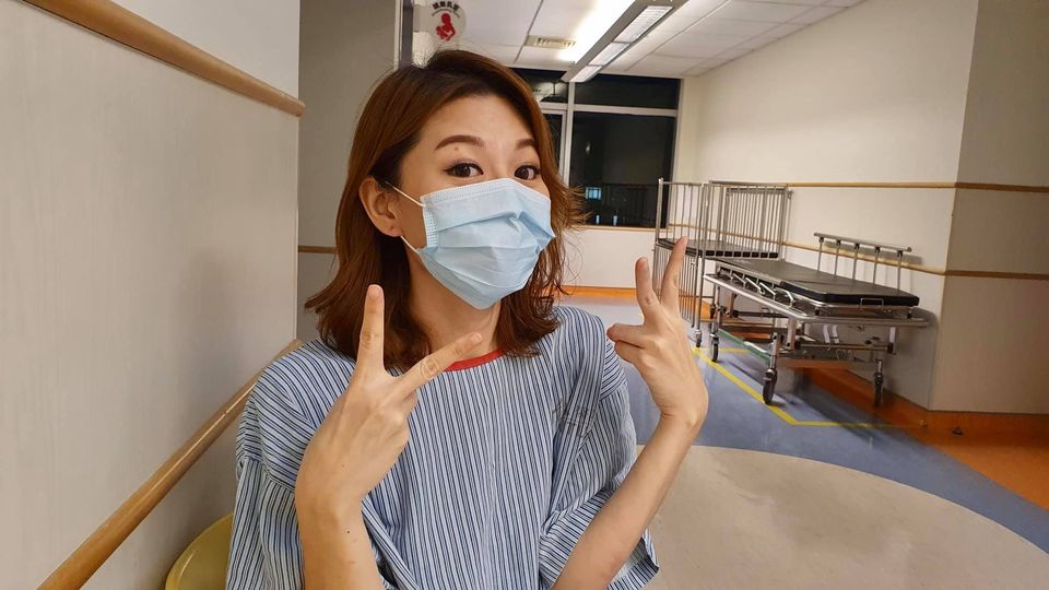 台灣美女作家「鋼鐵晴」先經歷女兒早產,後揭腦中有一個7x7厘米大的腫瘤,36歲還被檢測出患乳癌。