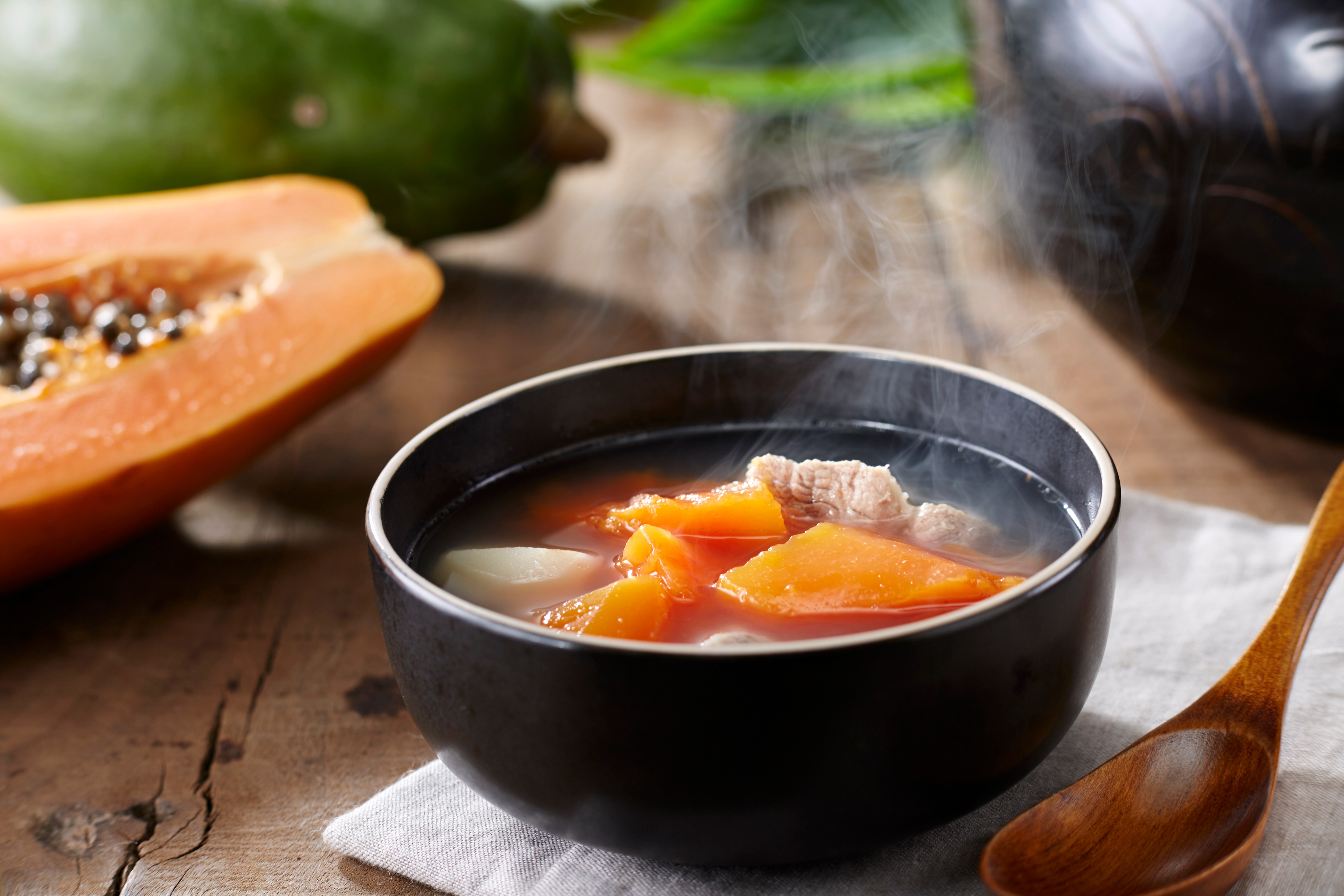 木瓜豆腐魚尾湯有助整腸助消化、抗衰老、養顏。