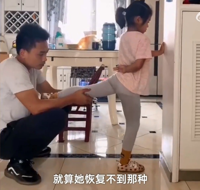 一個很簡單的動作,正常人看起來可能覺得很容易,但對安琪來說,其實絕到不簡單。