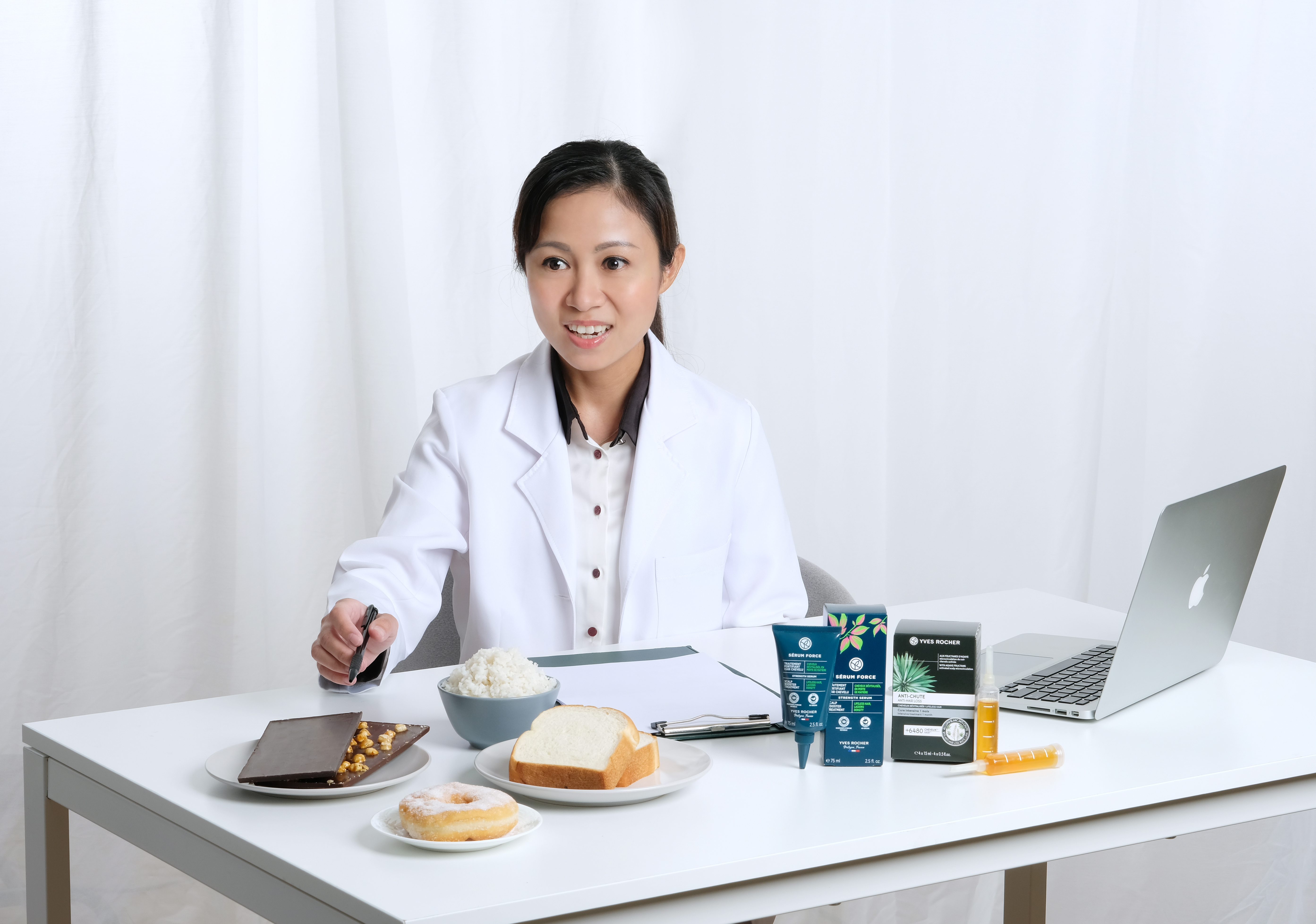 營養師李杏榆表示,升糖指數(Glycemic Index,簡稱GI)高的食物如白飯、朱古力、吐司、冬甩等會影響頭髮毛囊生長,少食為妙。