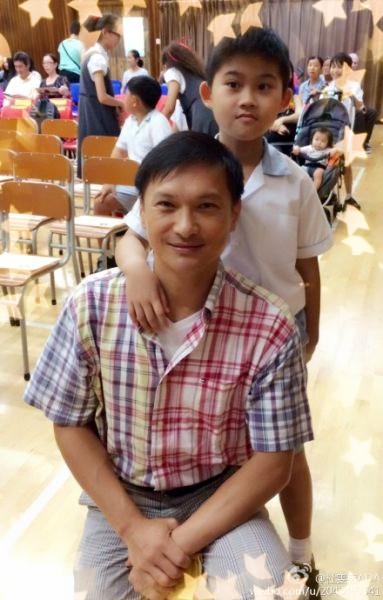 陳錦鴻為了啟發兒子多和人交流,每天陪伴兒子做各種活動。