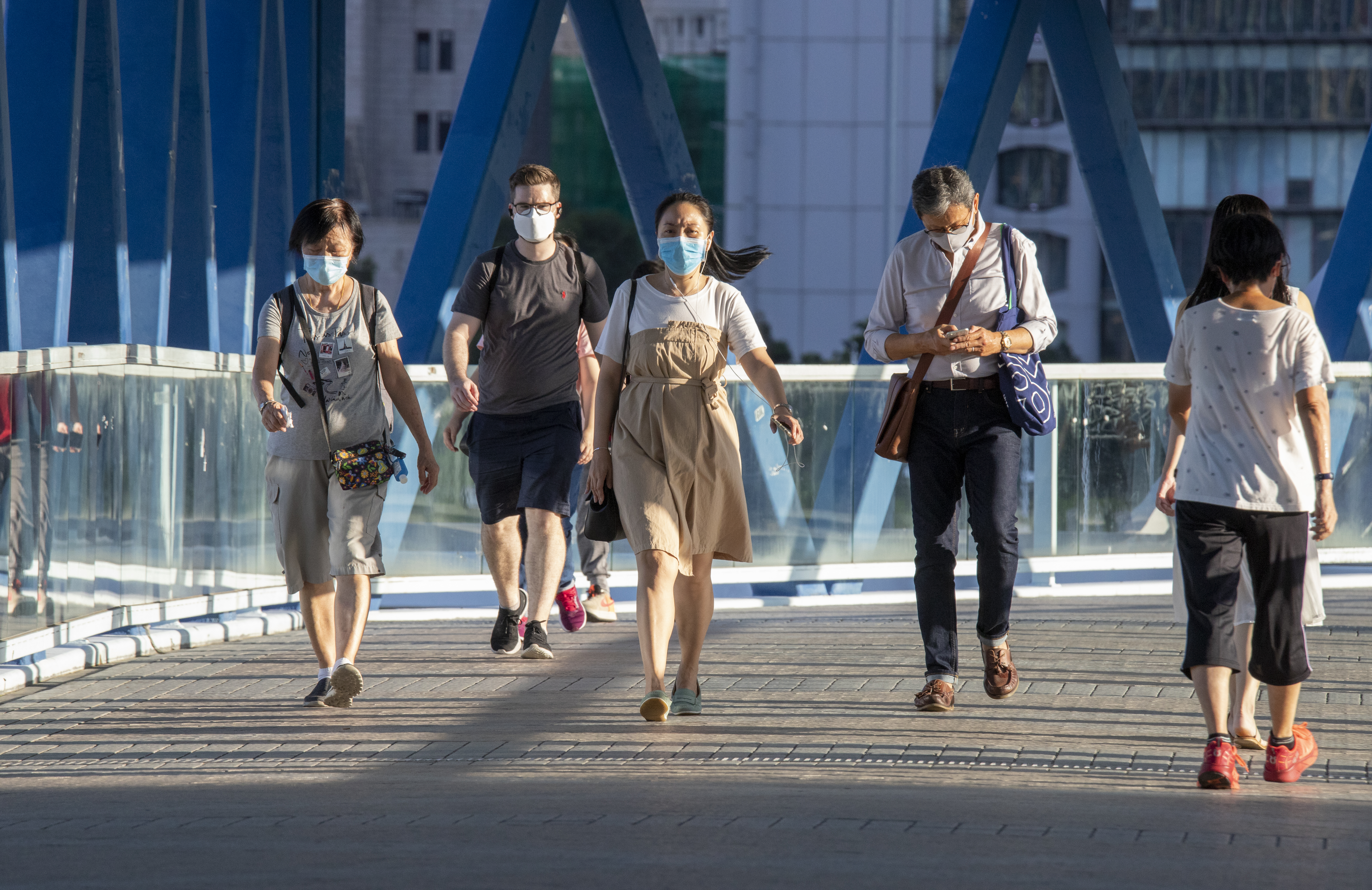 醫學會傳染病顧問委員會聯席主席曾祈殷預計,本港疫情高峰會在9月出現。