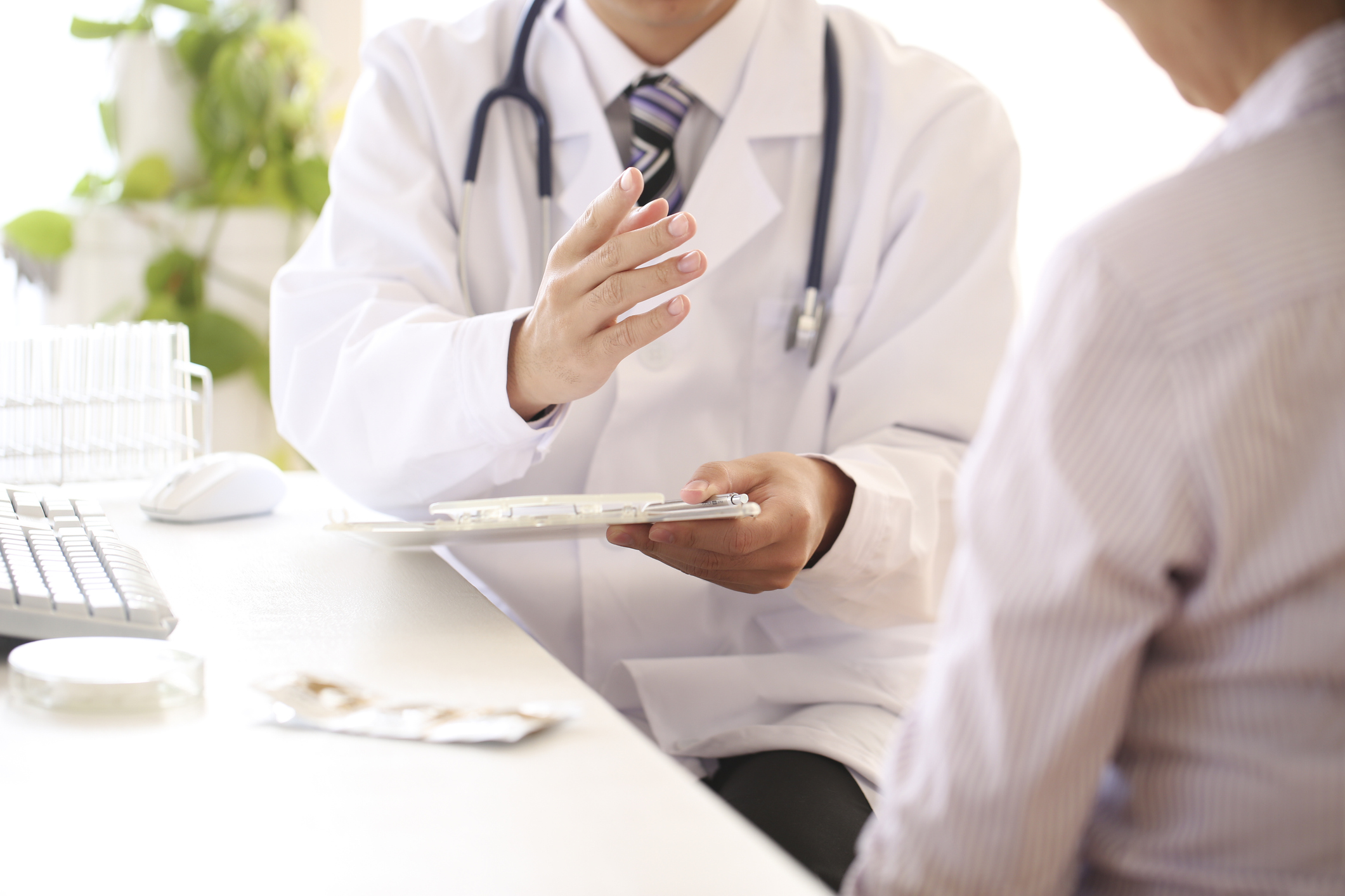 網民認為哥哥應該先諮詢醫生,了解「隱性地中海貧血」對下一代帶來的影響,一起商量後才作決定。