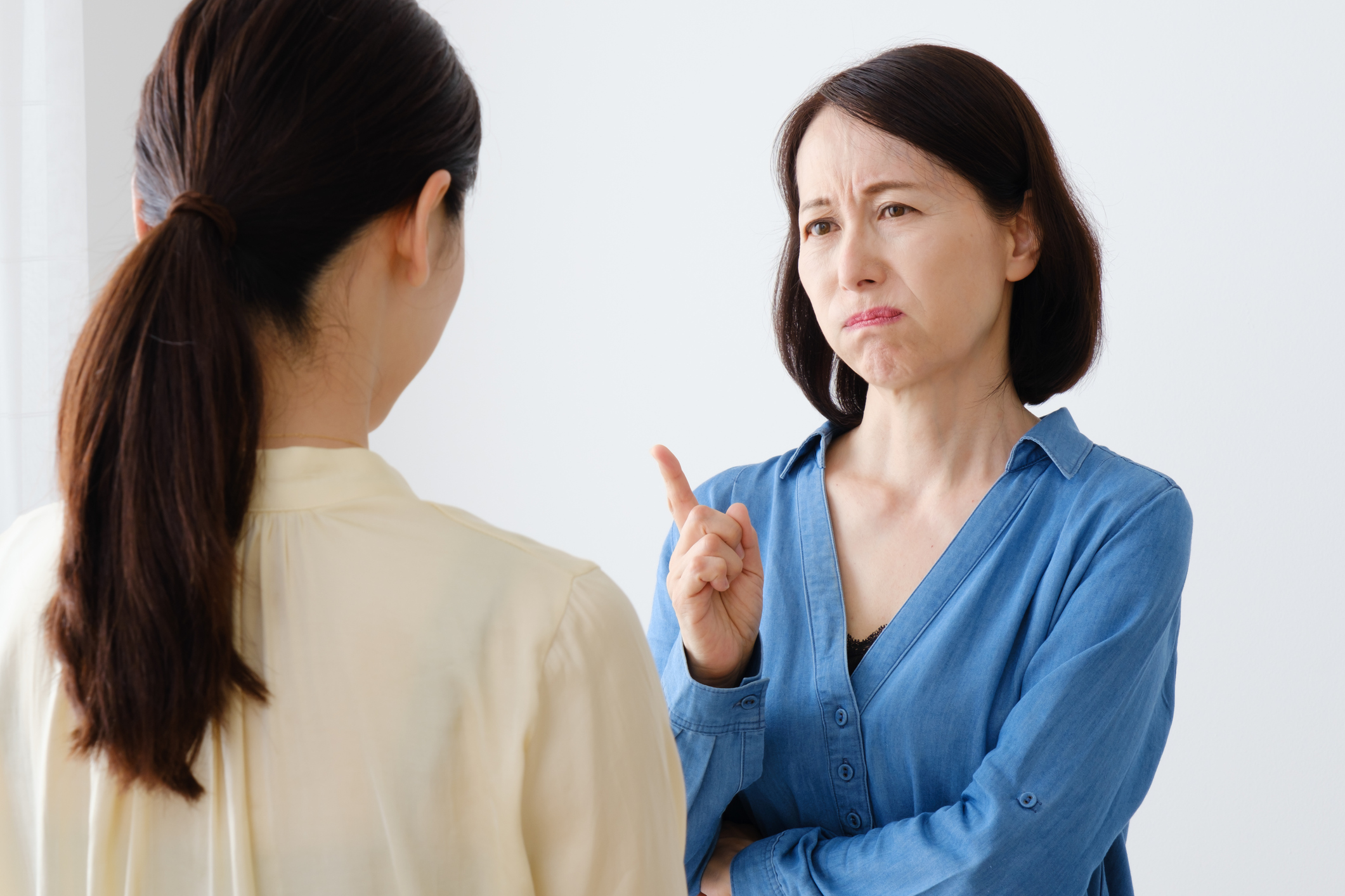 媽媽不滿怒斥:都是老師的問題。(示意圖 非當事人)
