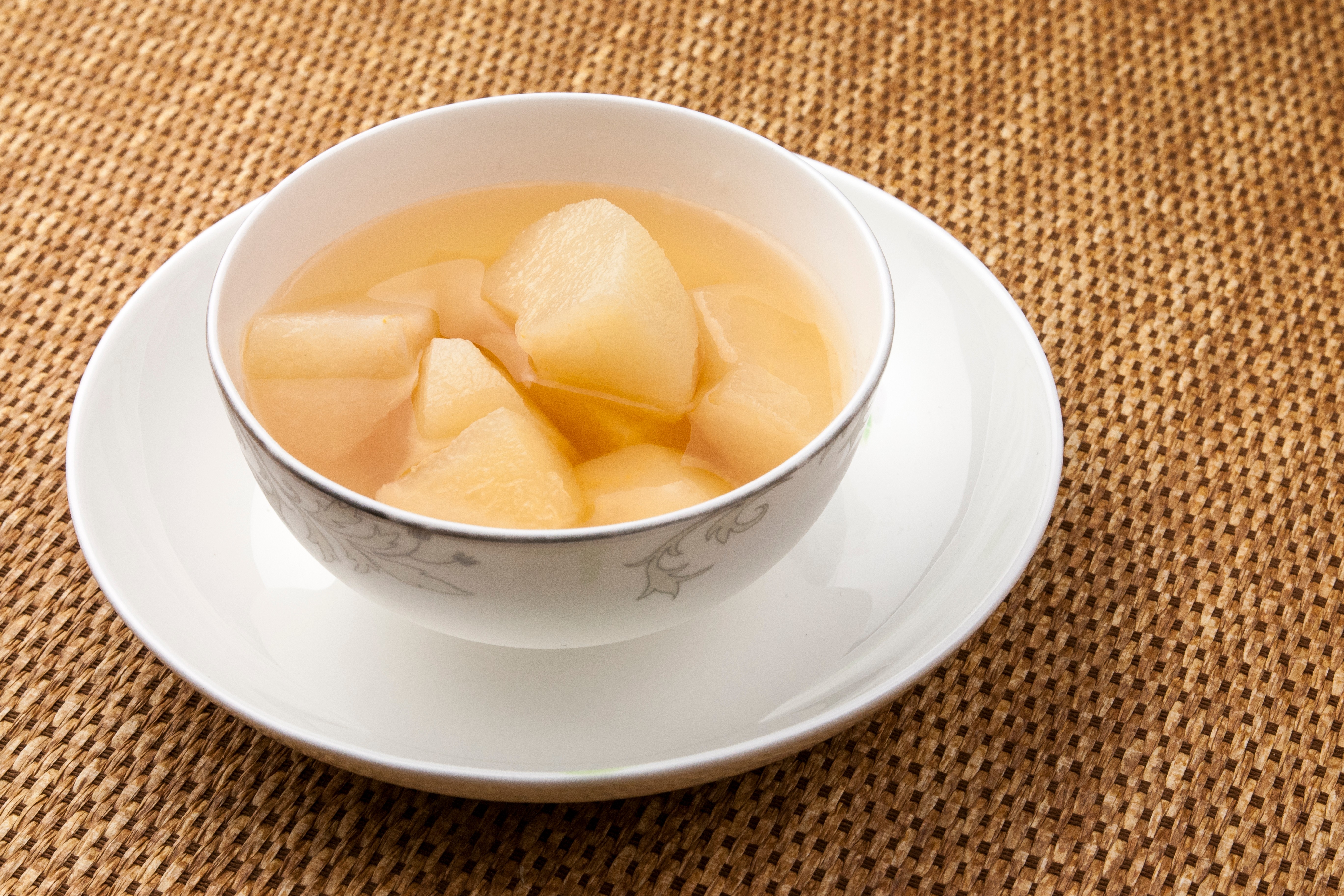 雪梨蘋果瘦肉湯可健脾益胃、潤肺化痰。